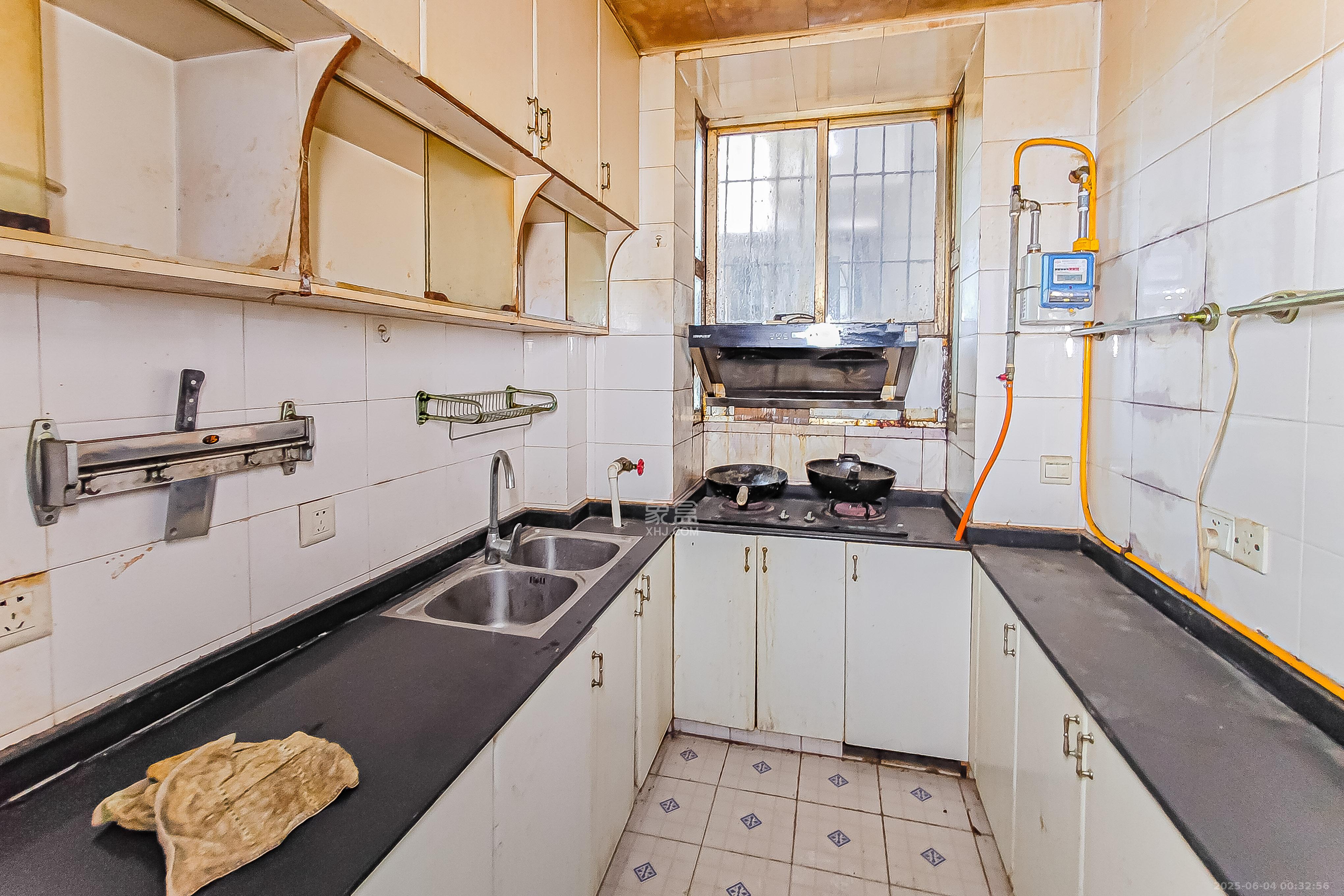 金科园  3室2厅1卫    58.0万 金科园  3室2厅1卫    58.0万厨房