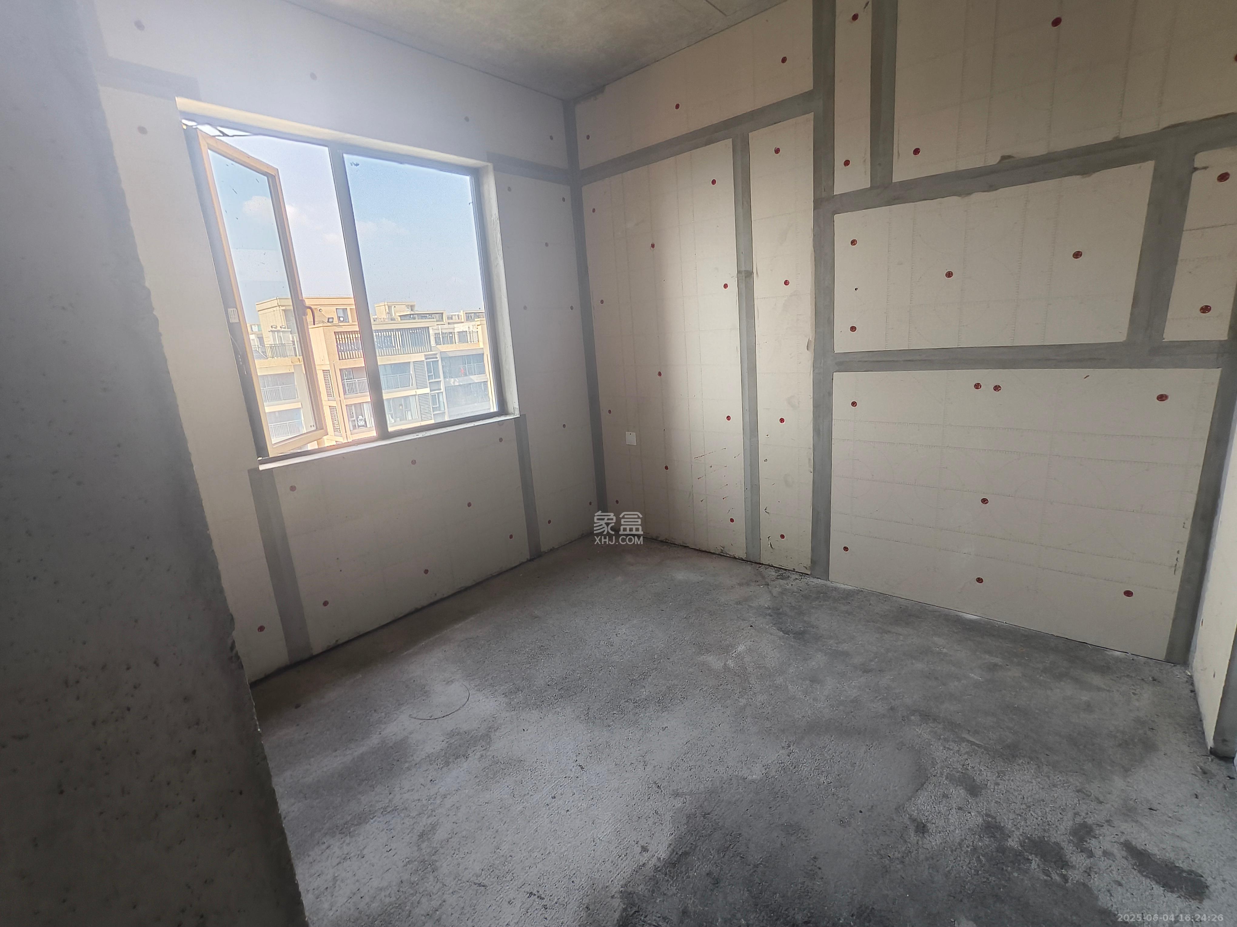 润和星河玥 4室2厅2卫 1400.0元/月 润和星河玥 4室2厅2卫 1400.0元/月室内图