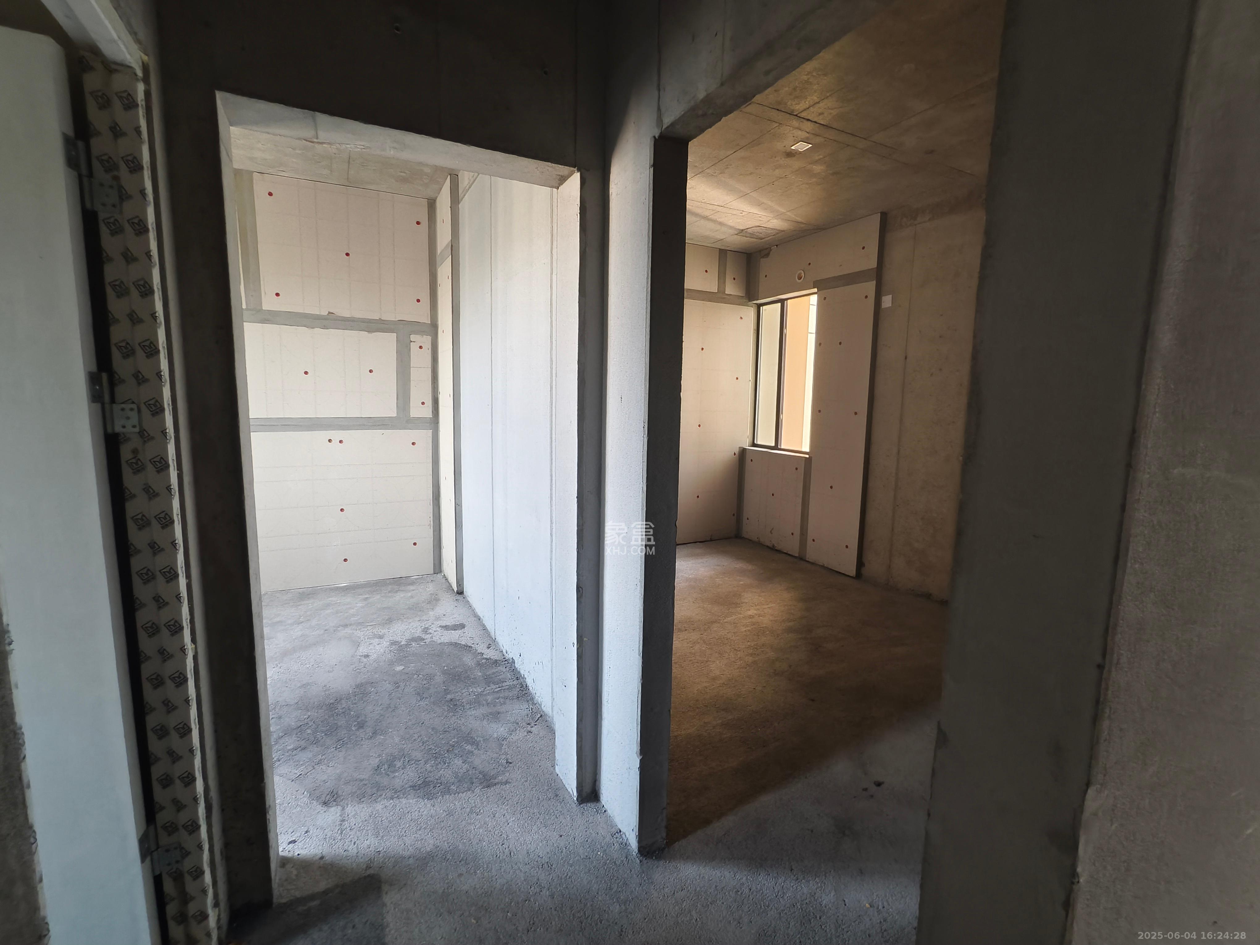 润和星河玥 4室2厅2卫 1400.0元/月 润和星河玥 4室2厅2卫 1400.0元/月室内图