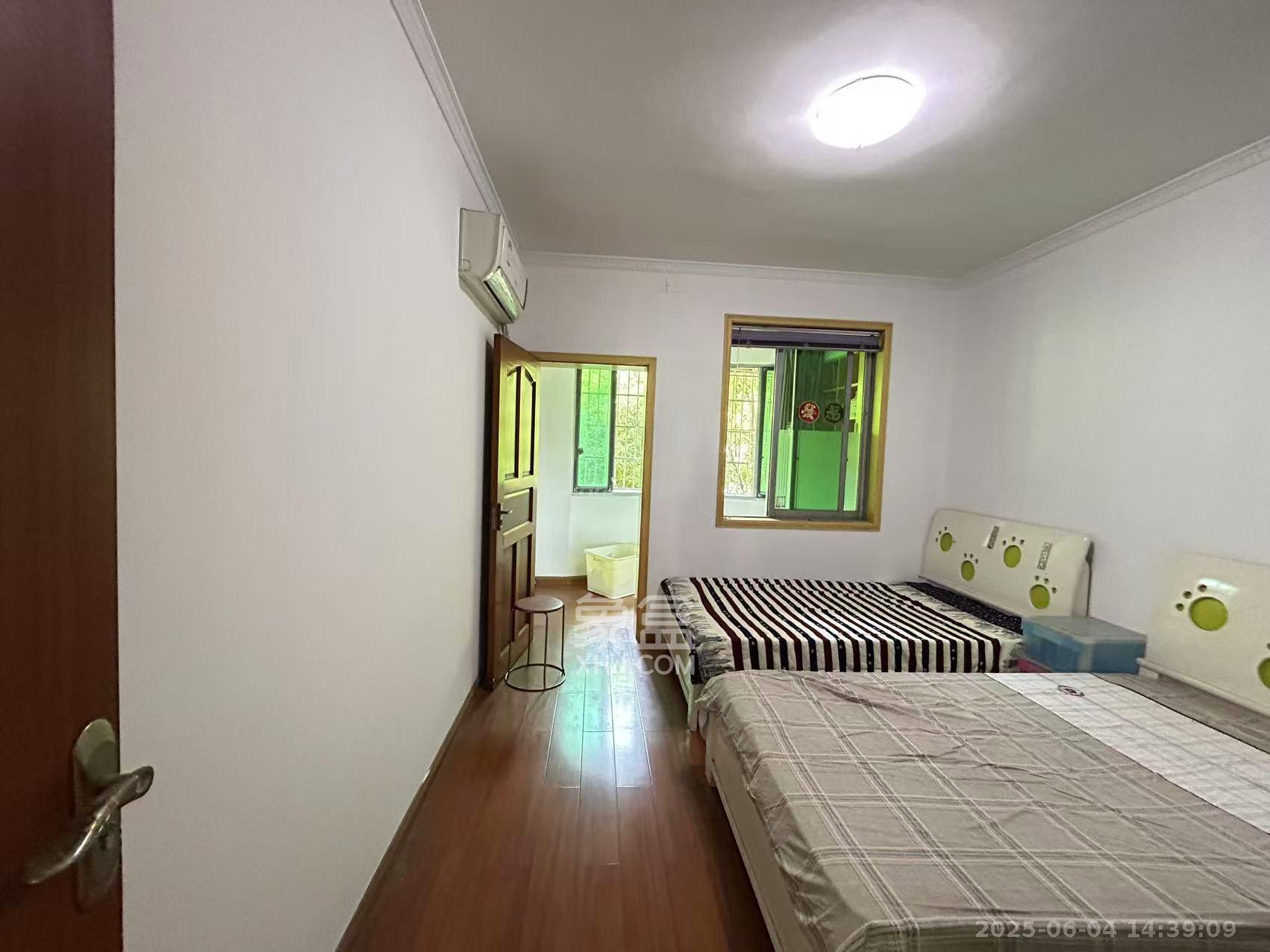 中南汽车世界 2室2厅1卫 1200.0元/月 中南汽车世界 2室2厅1卫 1200.0元/月室内图