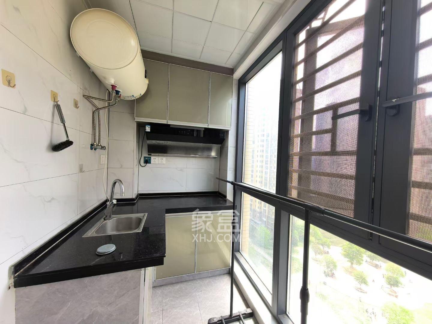 保利东郡 1室1厅1卫 2100.0元/月 保利东郡 1室1厅1卫 2100.0元/月室内图