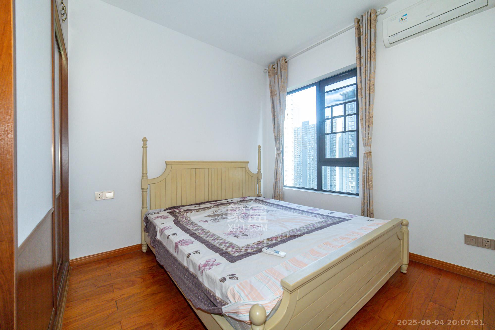 恒基凯旋门三期  3室2厅1卫    70.8万 恒基凯旋门三期  3室2厅1卫    70.8万卧室