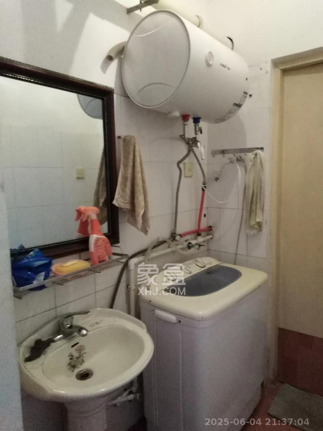 阳明山庄  3室2厅2卫    1700.0元/月 阳明山庄  3室2厅2卫    1700.0元/月室内图