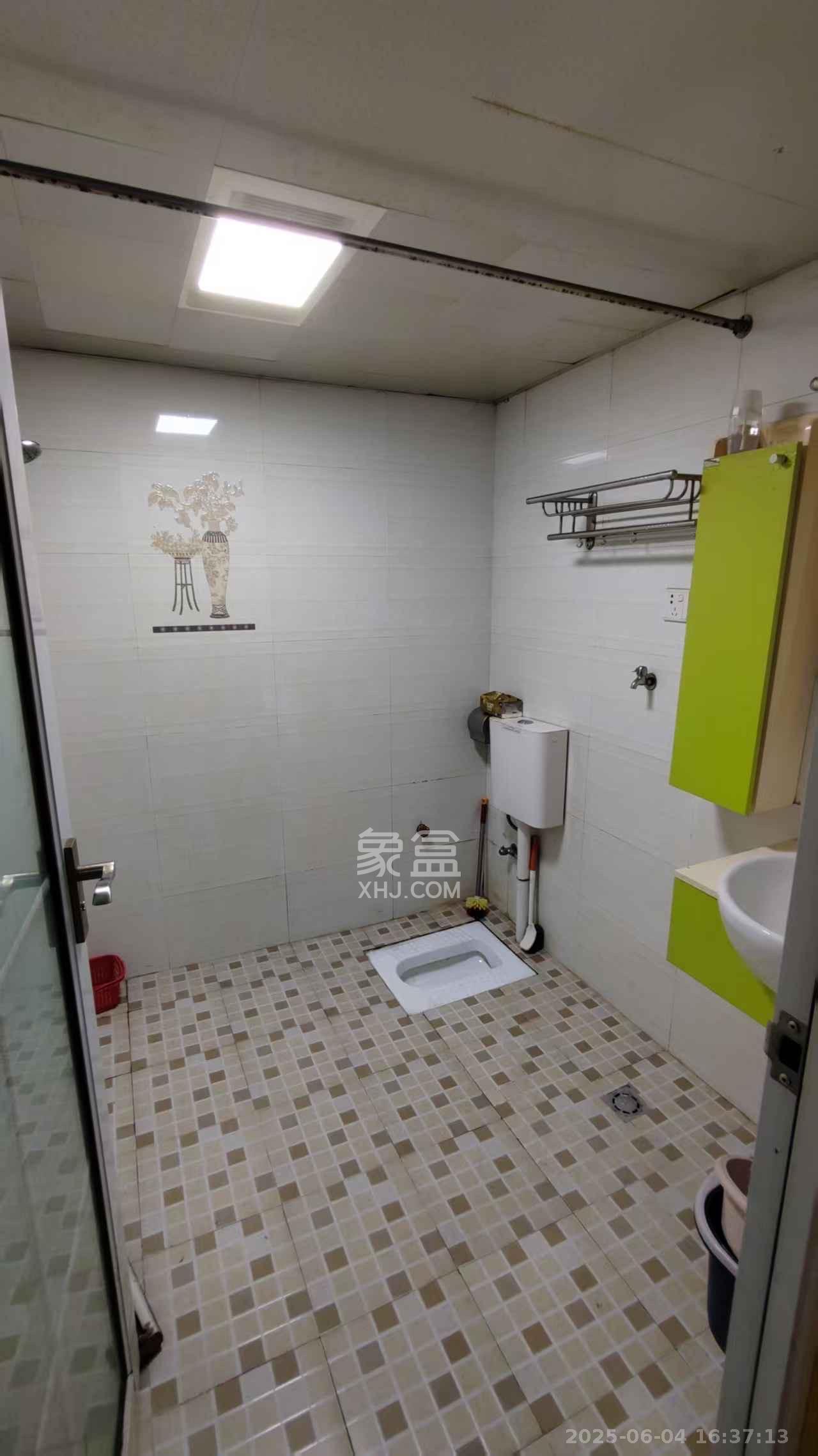 时代星城  1室1厅1卫    1000.0元/月室内图