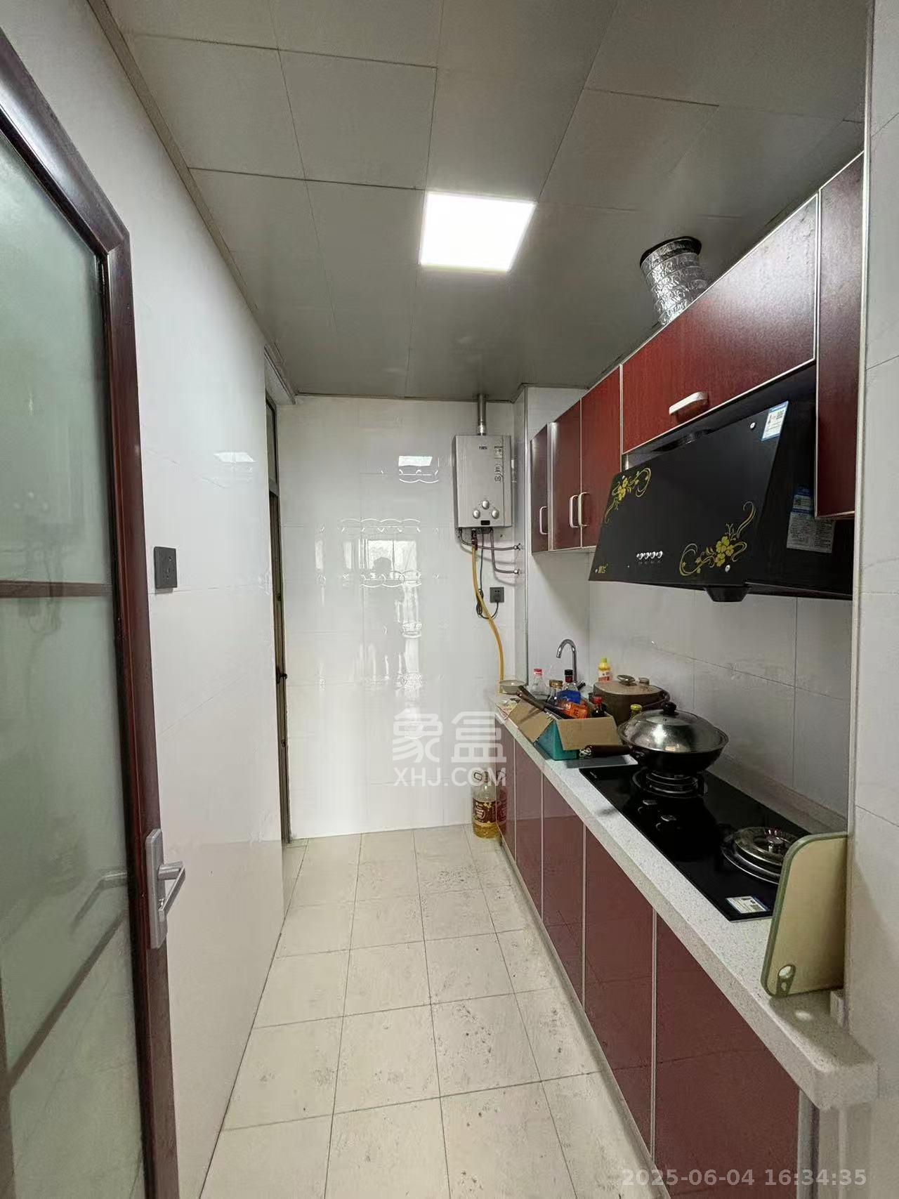 岳泰理想城  3室2厅2卫   2500.00元/月室内图