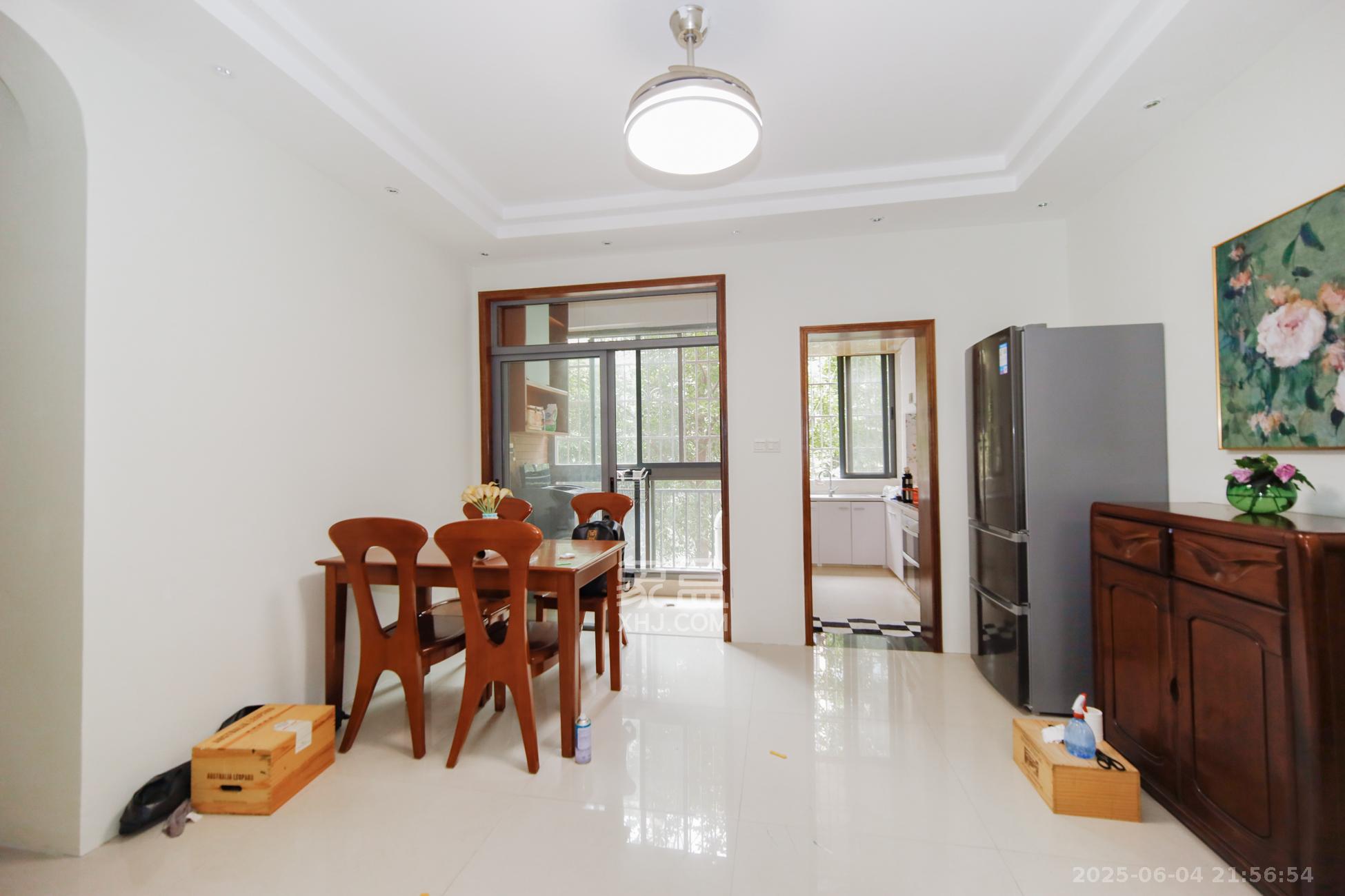 上海城小区 3室2厅2卫 106.0万 上海城小区 3室2厅2卫 106.0万客厅