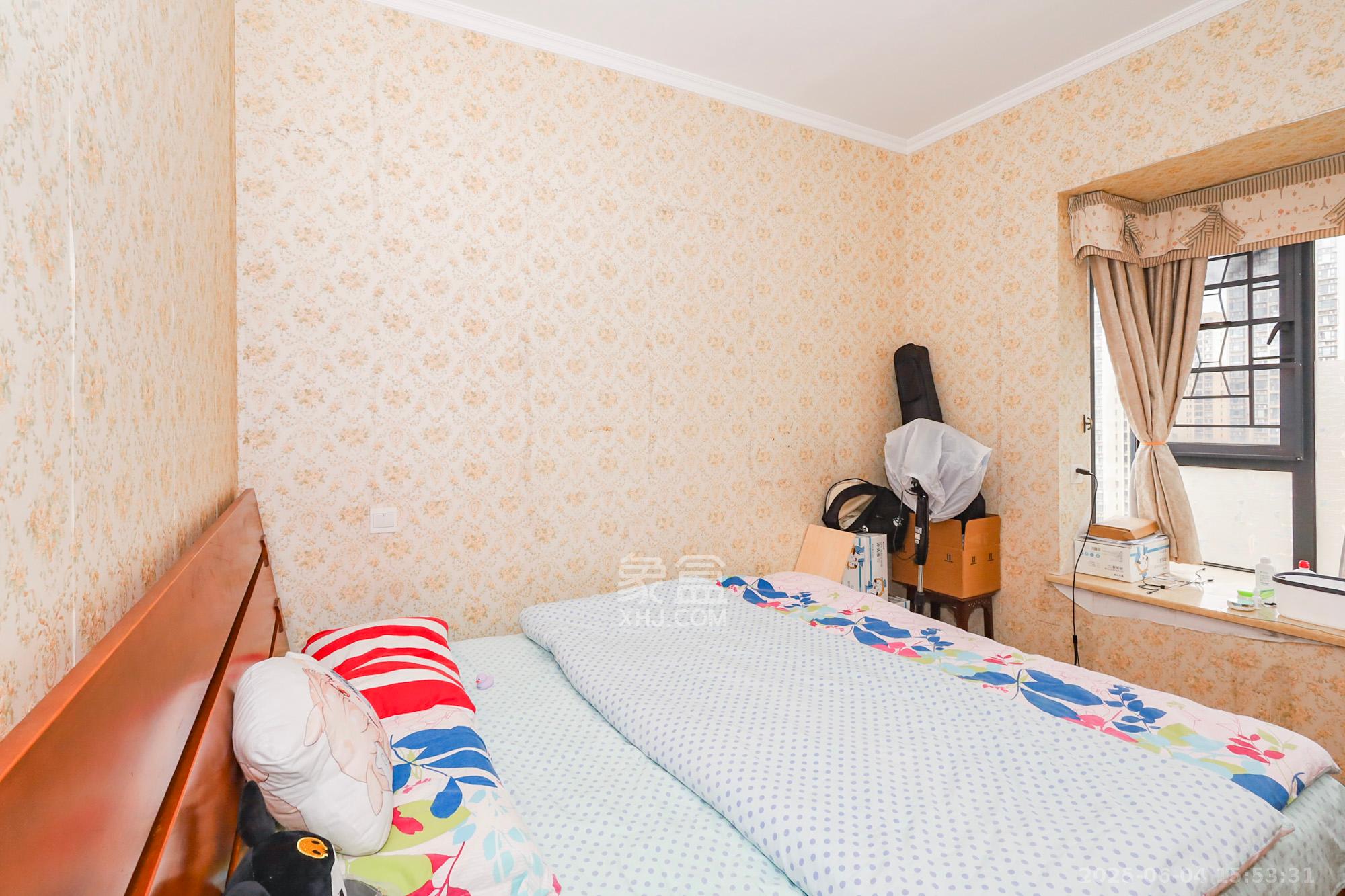 钰龙天下一期 3室2厅2卫 262.0万 钰龙天下一期 3室2厅2卫 262.0万卧室