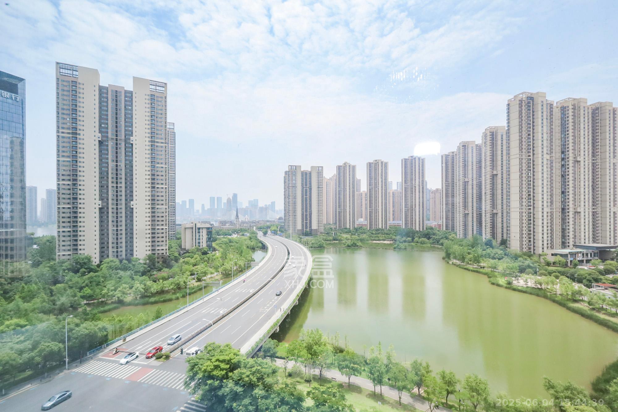 恒大御景湾  4室2厅2卫   180.00万其他