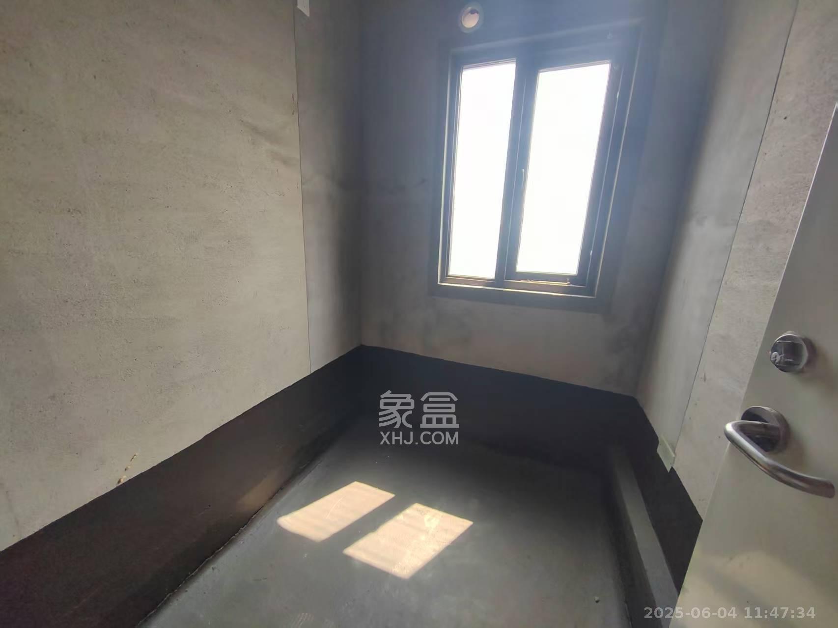 中建江山壹号  4室2厅2卫    8200.0元/月 中建江山壹号  4室2厅2卫    8200.0元/月