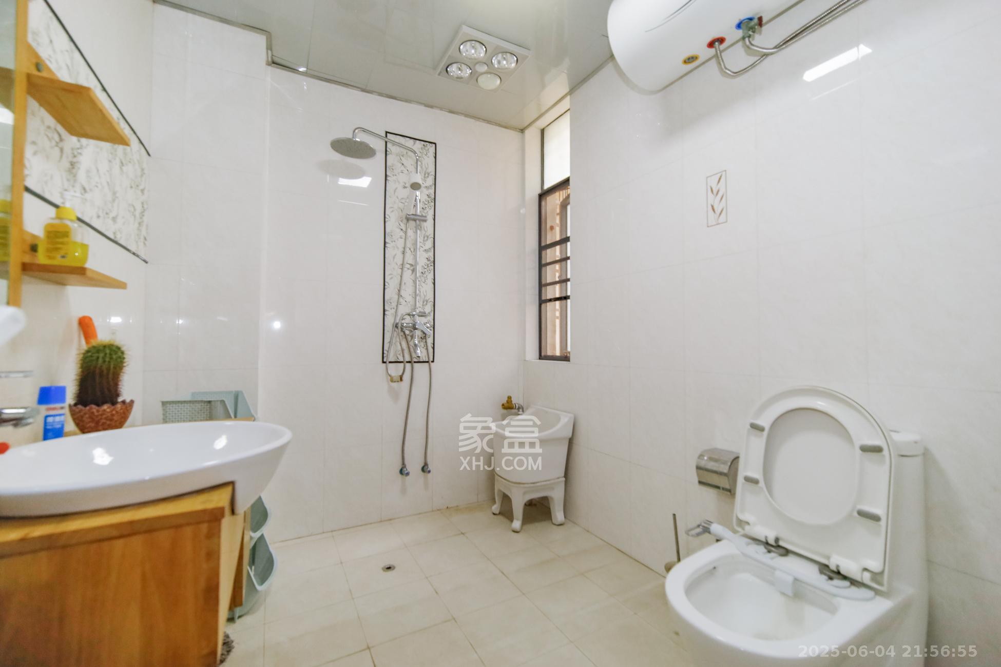 上海城小区 3室2厅2卫 106.0万 上海城小区 3室2厅2卫 106.0万卫生间