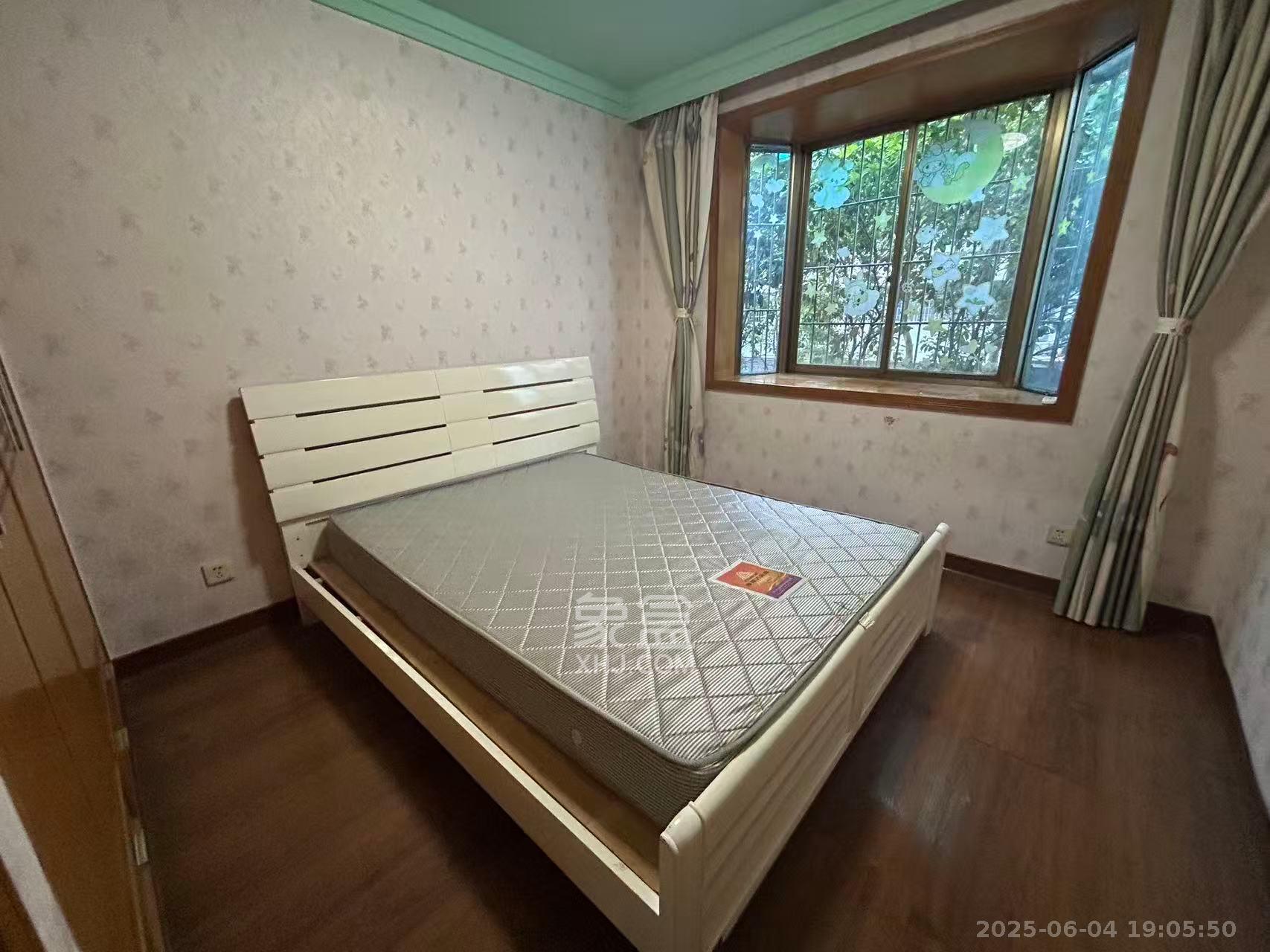 东南明苑 2室2厅1卫 2100.0元/月 东南明苑 2室2厅1卫 2100.0元/月室内图