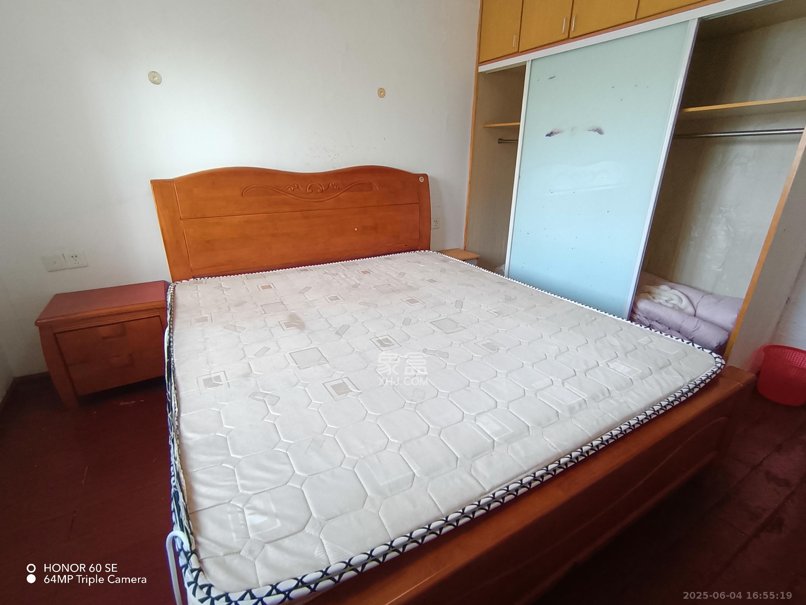 新诚小区  2室2厅1卫   1500.00元/月室内图