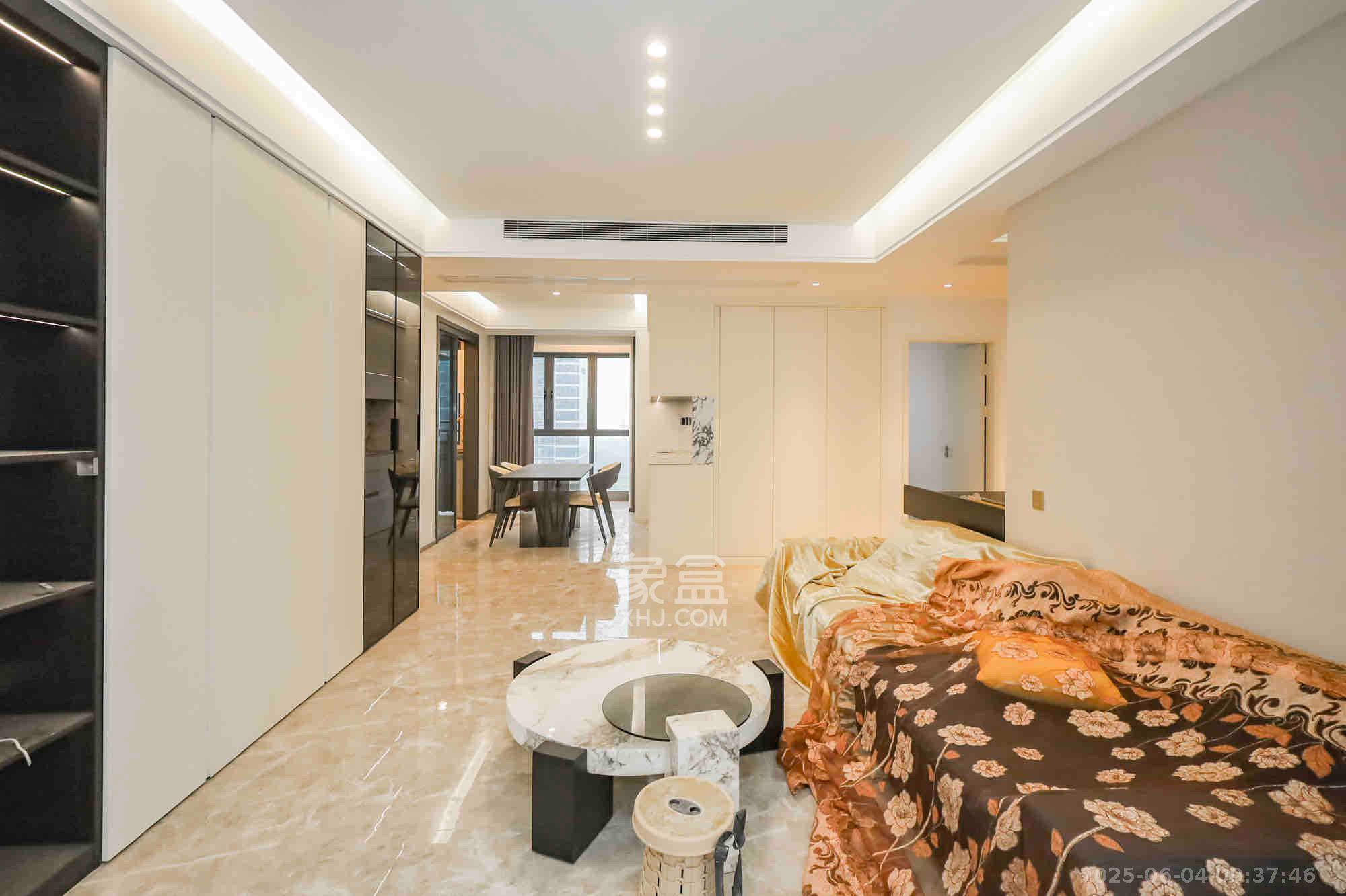 复地滨江金融中心  4室2厅1卫    7000.0元/月 复地滨江金融中心  4室2厅1卫    7000.0元/月室内图