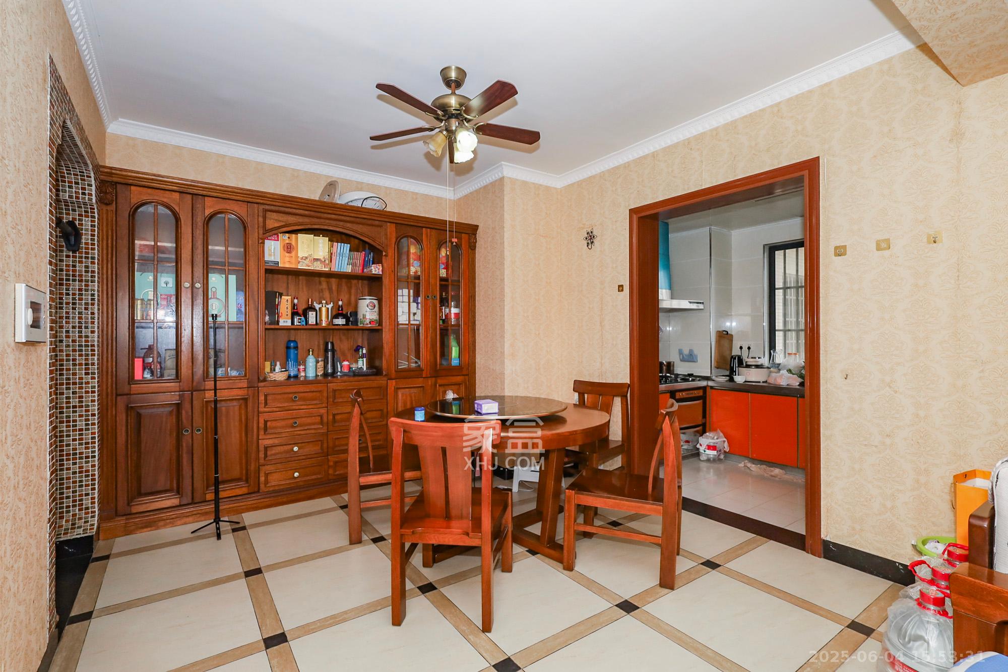 钰龙天下一期 3室2厅2卫 262.0万 钰龙天下一期 3室2厅2卫 262.0万其他