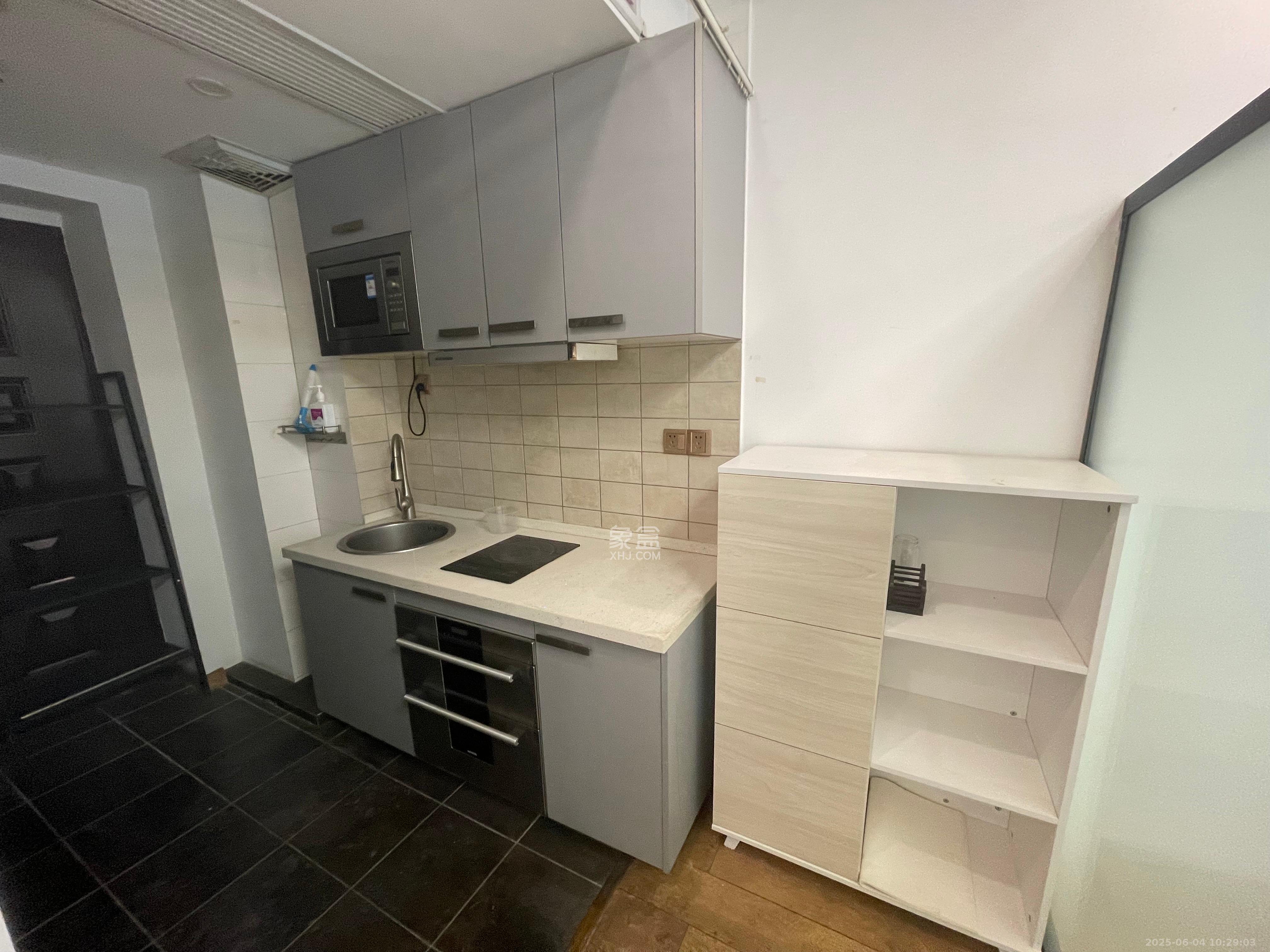 保利国际广场 1室1厅1卫 4500.0元/月 保利国际广场 1室1厅1卫 4500.0元/月室内图