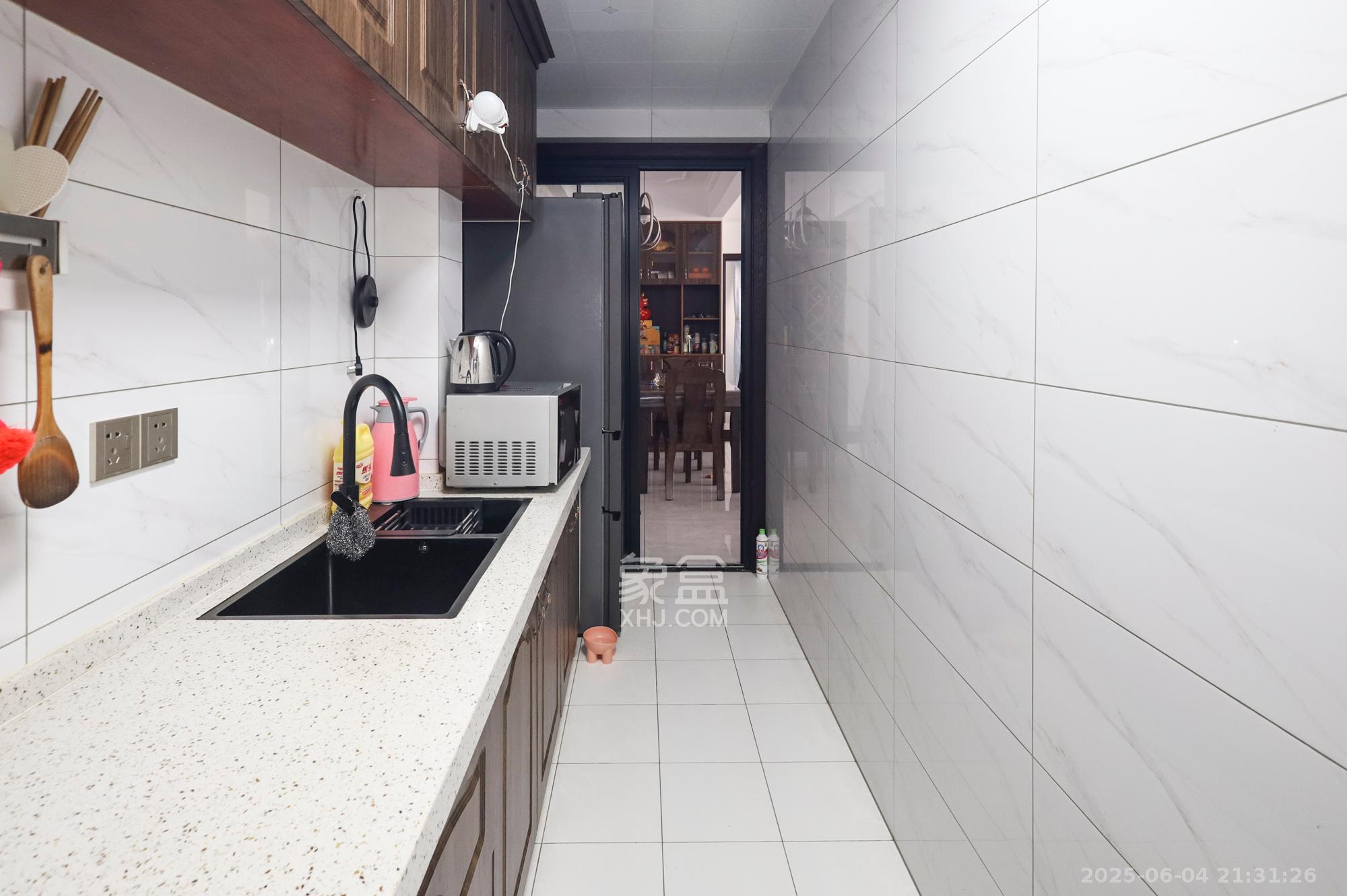 钱隆世家 3室2厅2卫 84.8万 钱隆世家 3室2厅2卫 84.8万厨房