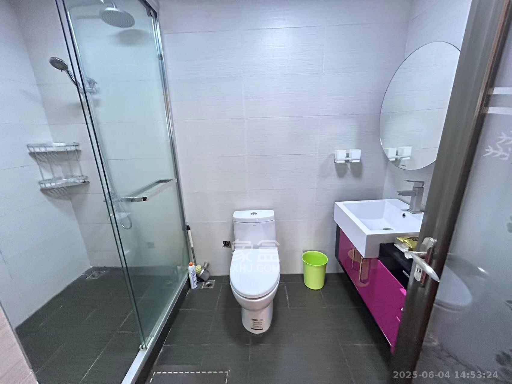 郡原居里 3室2厅1卫 2200.0元/月 郡原居里 3室2厅1卫 2200.0元/月室内图