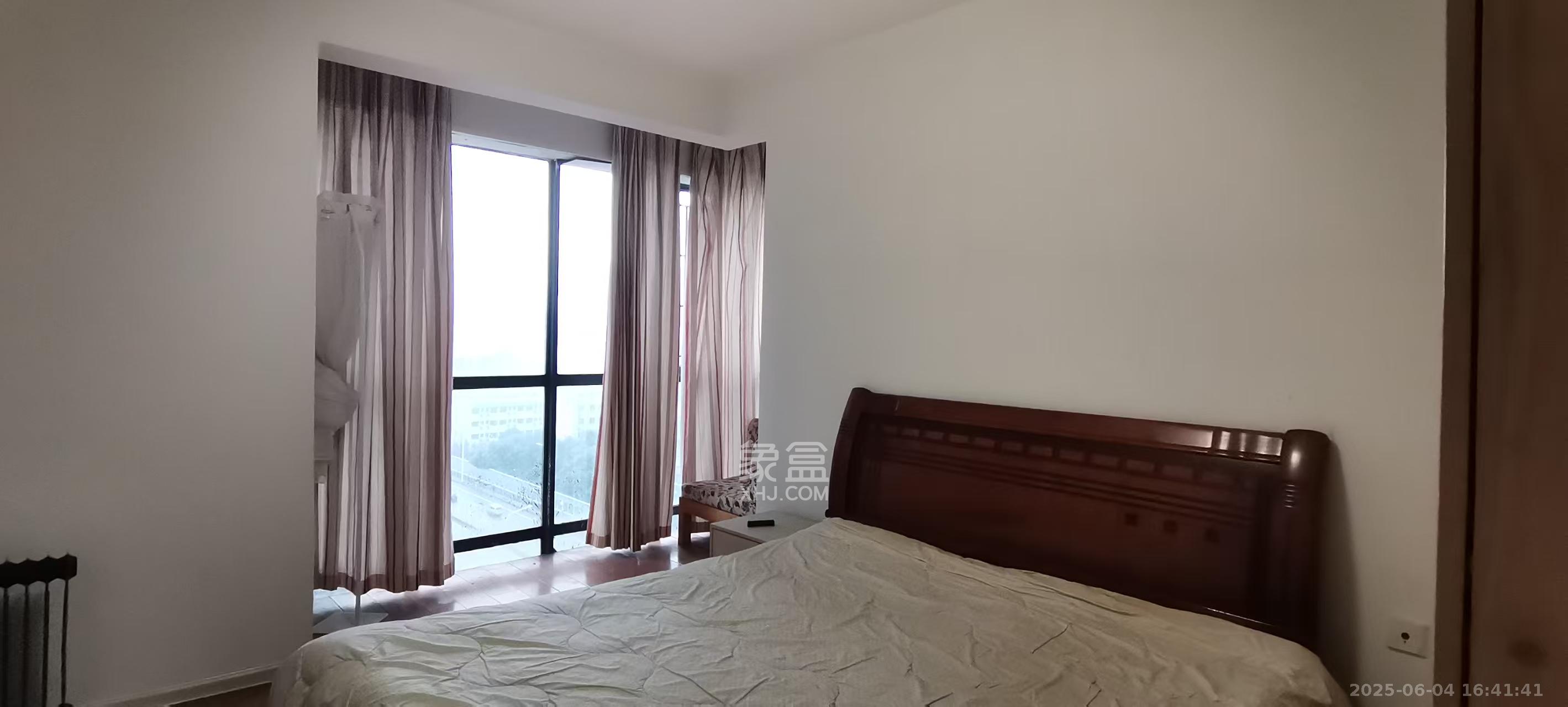 融科东南海  3室1厅1卫    2600.0元/月 融科东南海  3室1厅1卫    2600.0元/月室内图