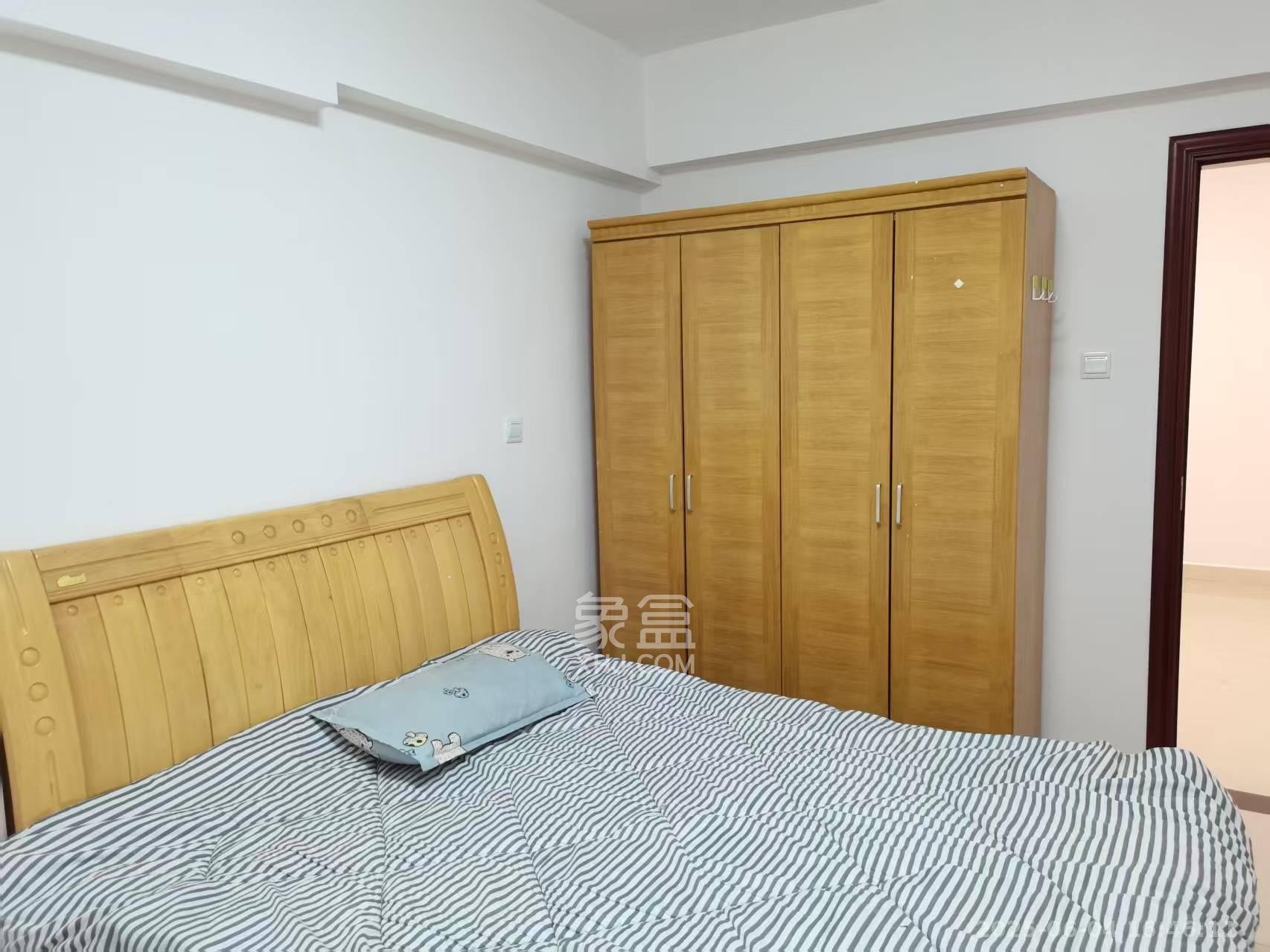 诚兴园  3室2厅2卫   2300.00元/月室内图