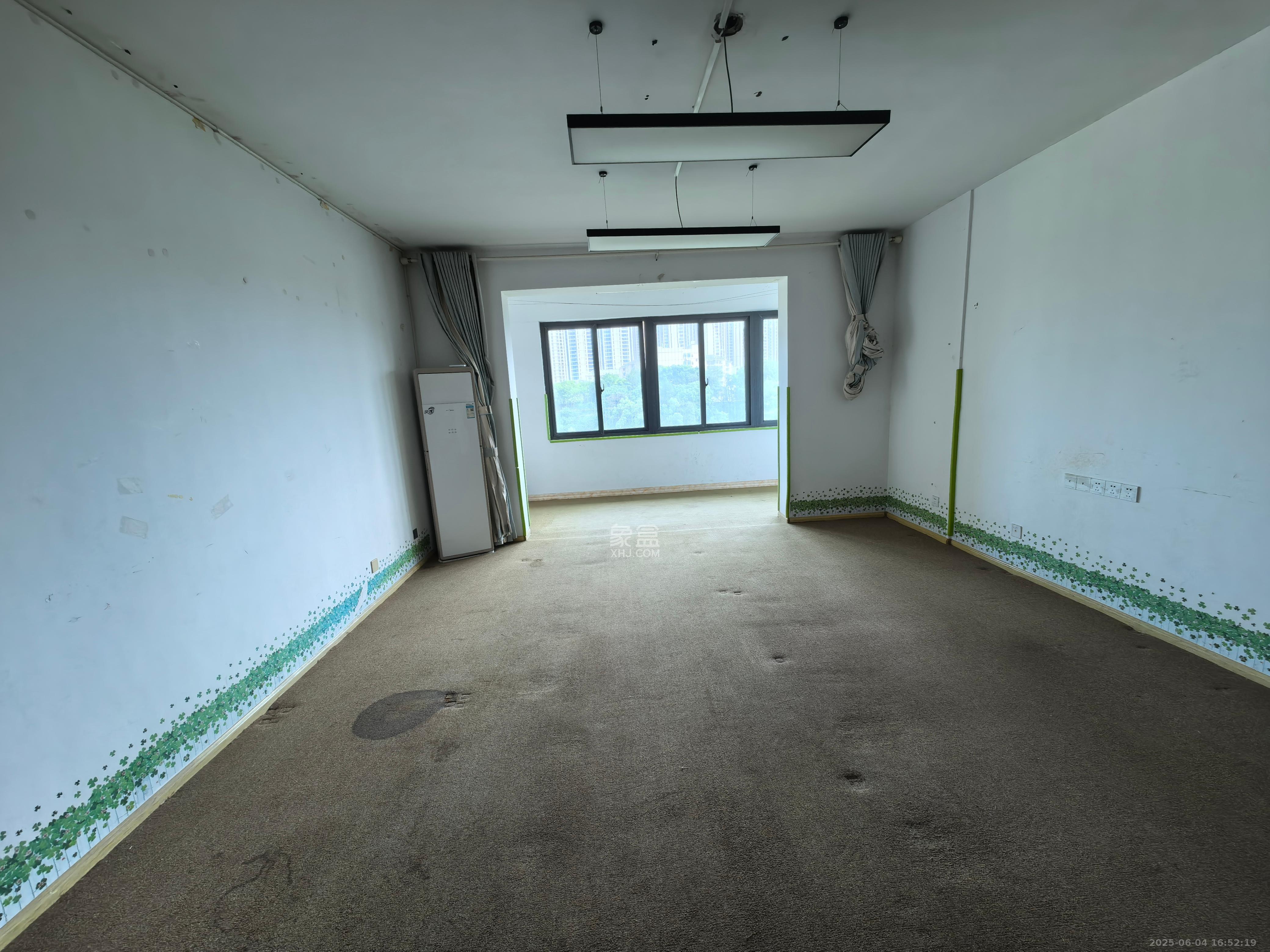 上庭苑 4室2厅2卫 2000.0元/月 上庭苑 4室2厅2卫 2000.0元/月室内图