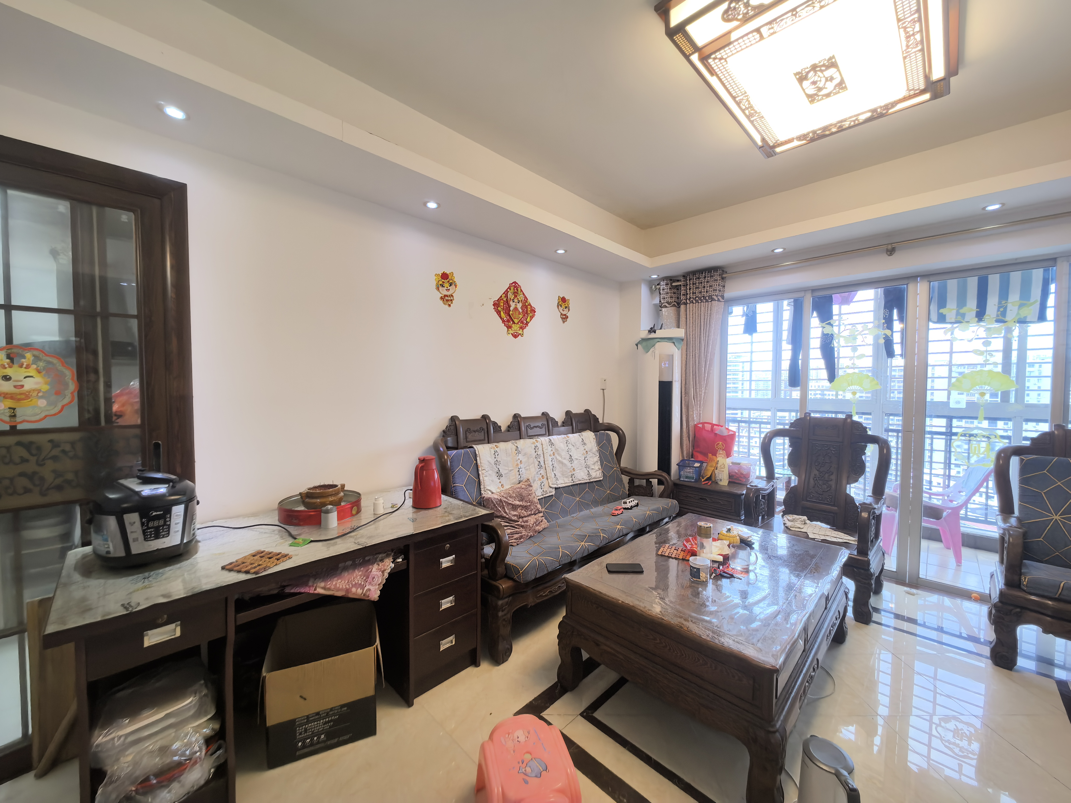 丽都花园 2室2厅1卫 85.0万 丽都花园 2室2厅1卫 85.0万客厅