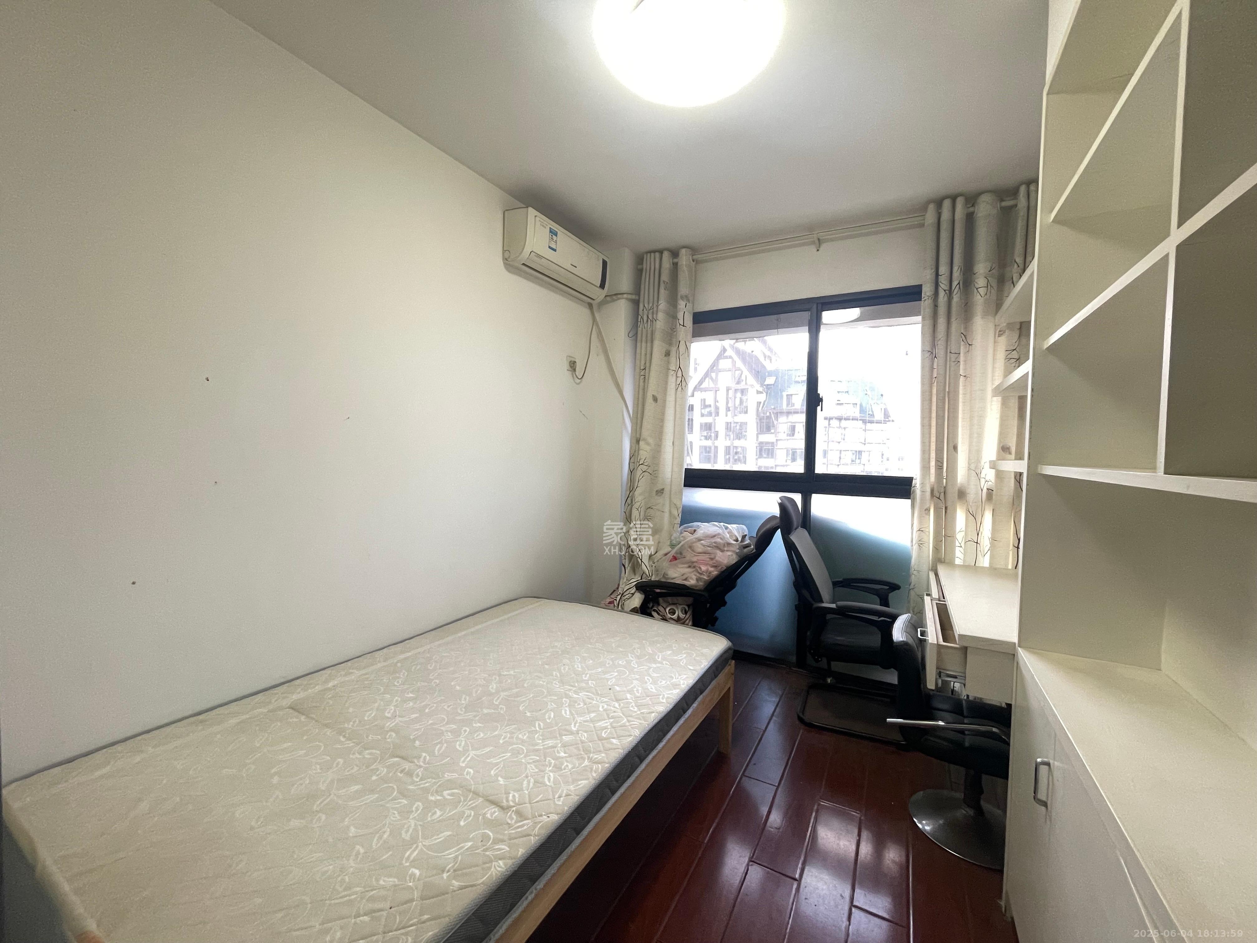 阿普阿布  4室2厅2卫    3100.0元/月室内图
