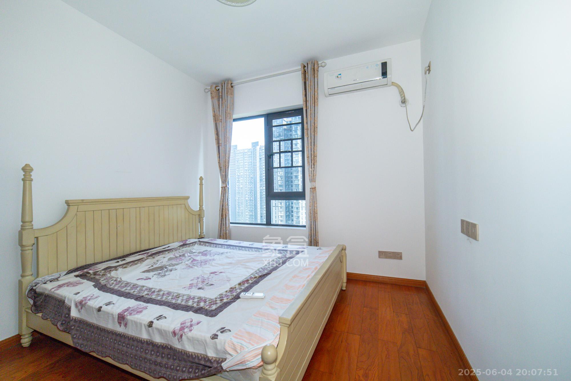 恒基凯旋门三期  3室2厅1卫    70.8万 恒基凯旋门三期  3室2厅1卫    70.8万卧室