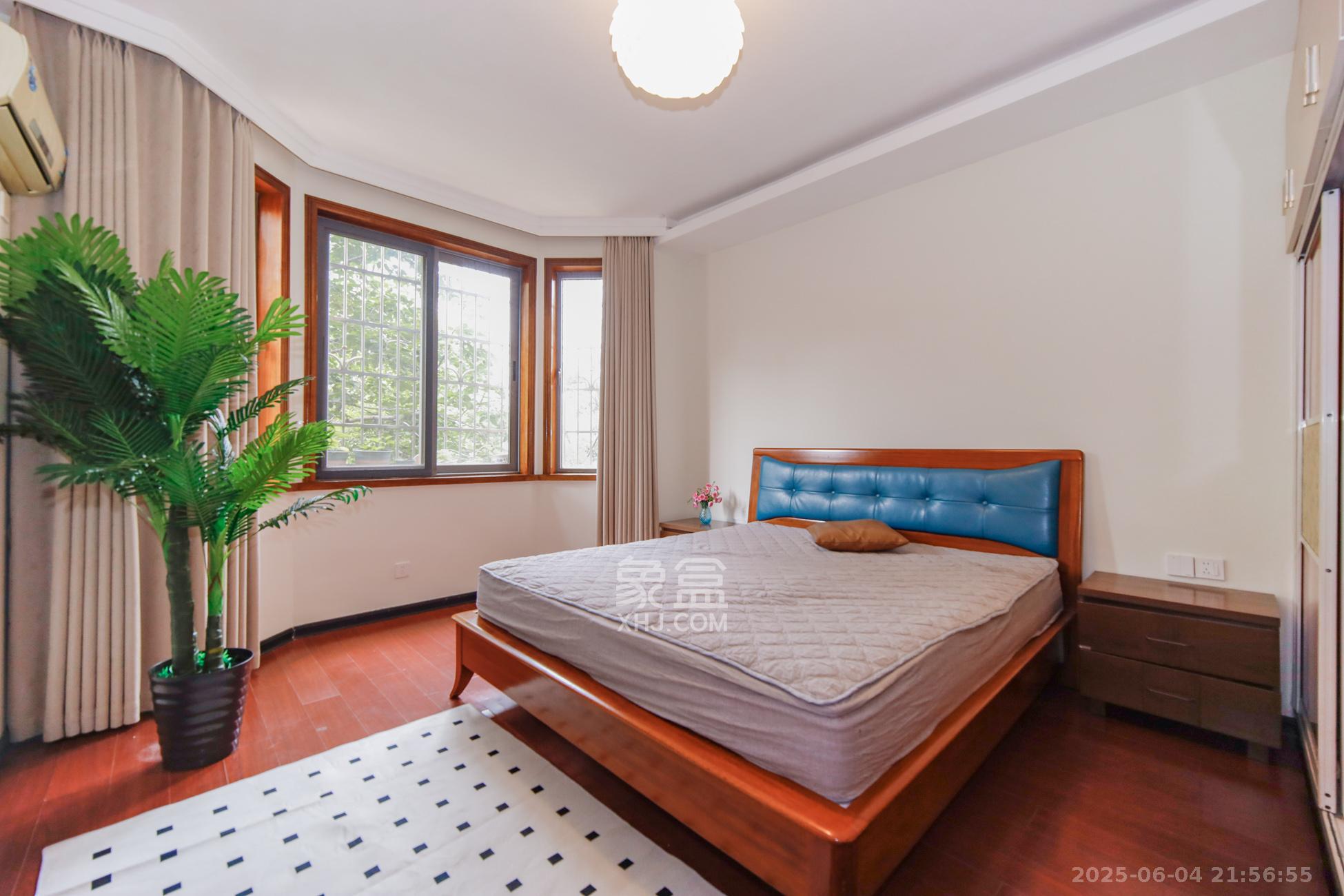 上海城小区 3室2厅2卫 106.0万 上海城小区 3室2厅2卫 106.0万卧室