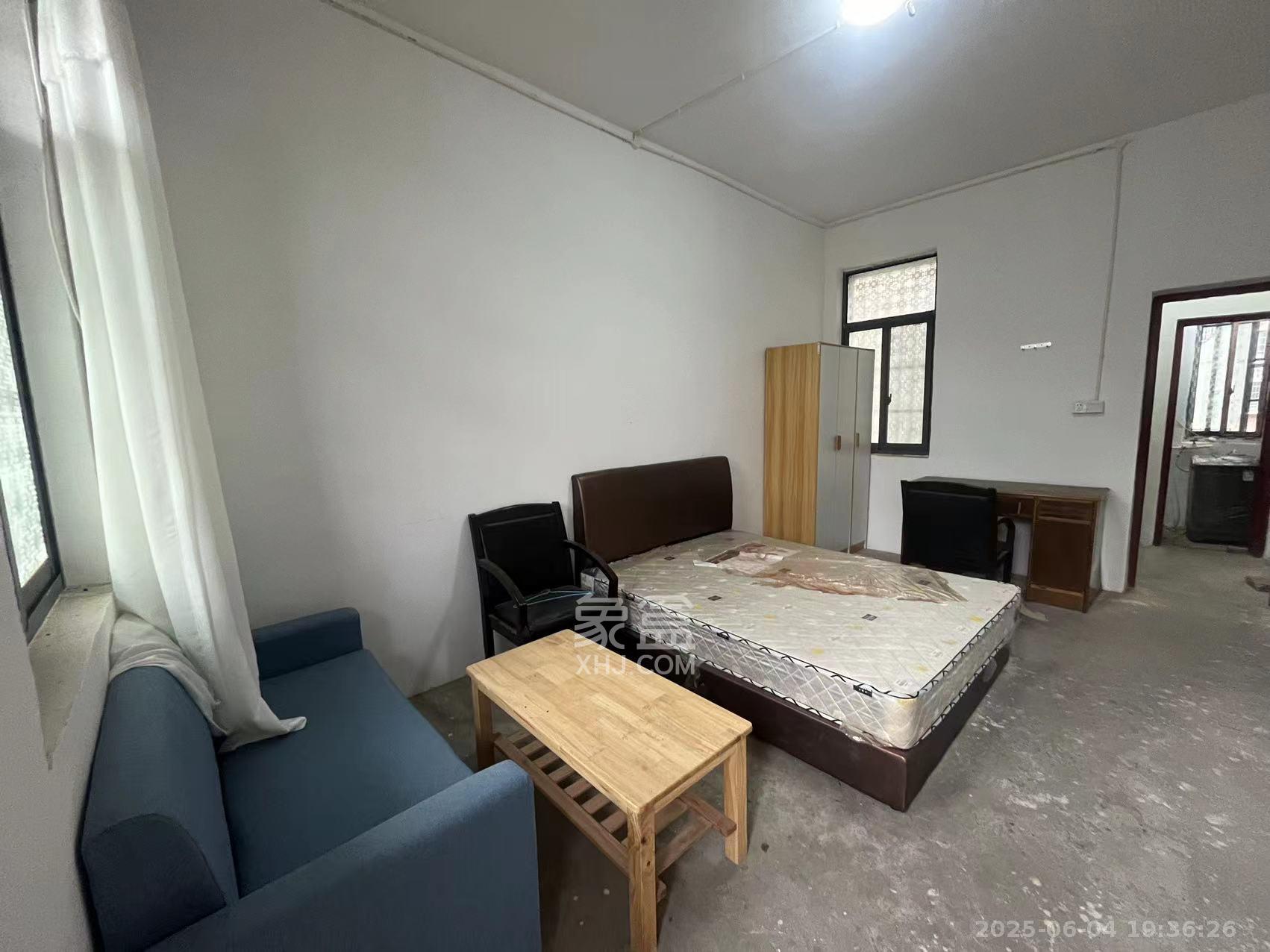 电位器厂宿舍 1室1厅1卫 600.0元/月 电位器厂宿舍 1室1厅1卫 600.0元/月室内图