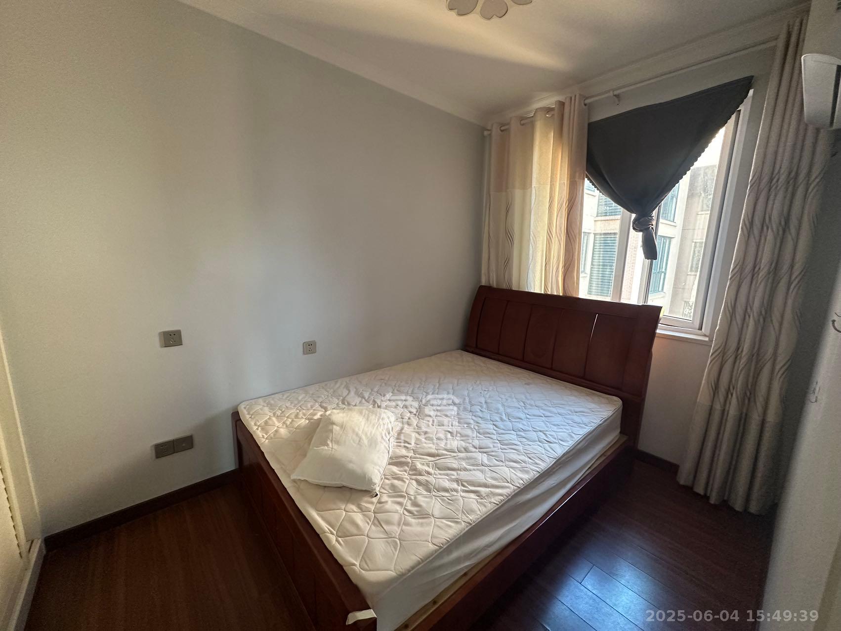 丽发新城 2室2厅1卫 1800.0元/月 丽发新城 2室2厅1卫 1800.0元/月室内图