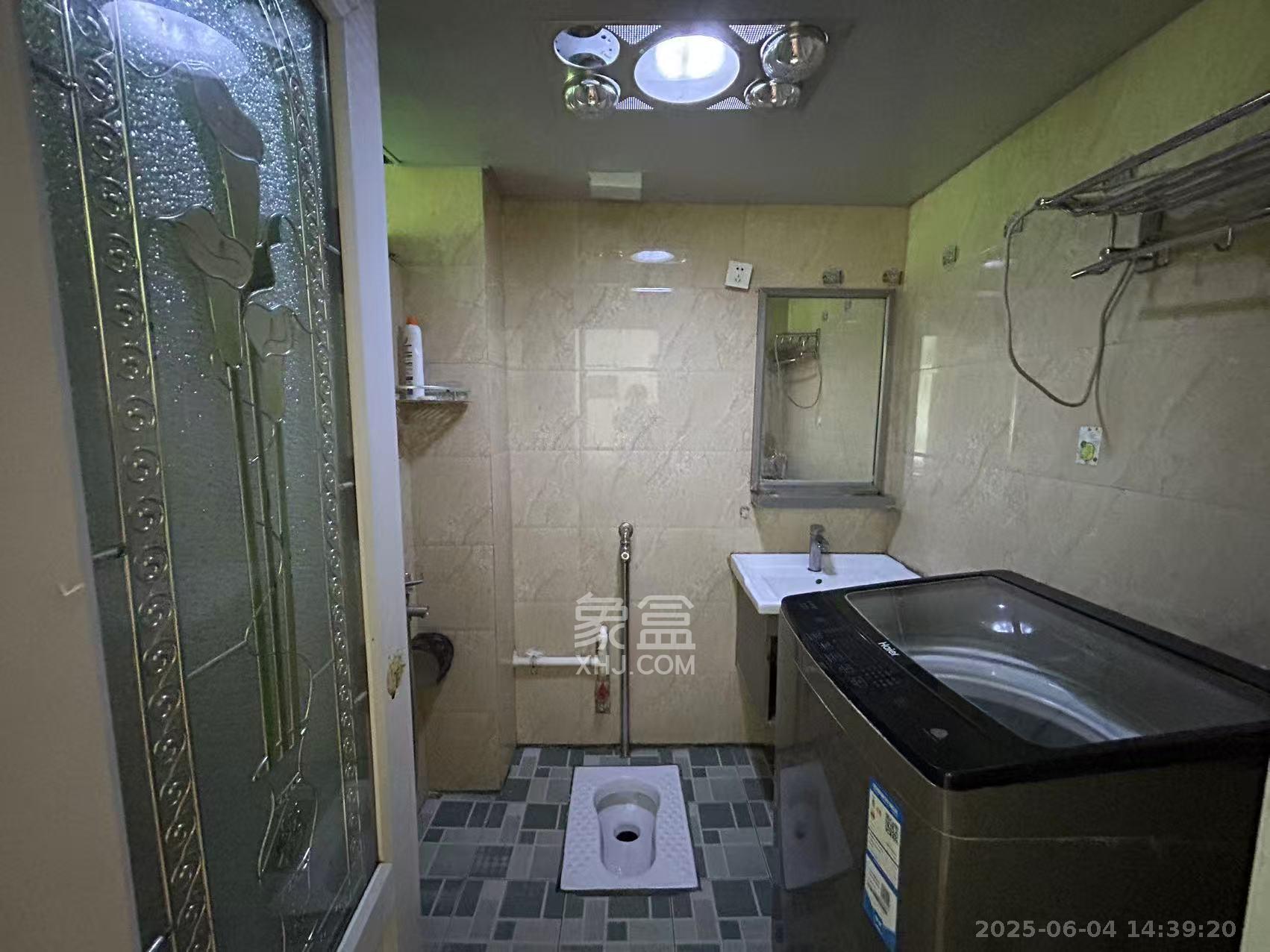 中南汽车世界 2室2厅1卫 1200.0元/月 中南汽车世界 2室2厅1卫 1200.0元/月室内图