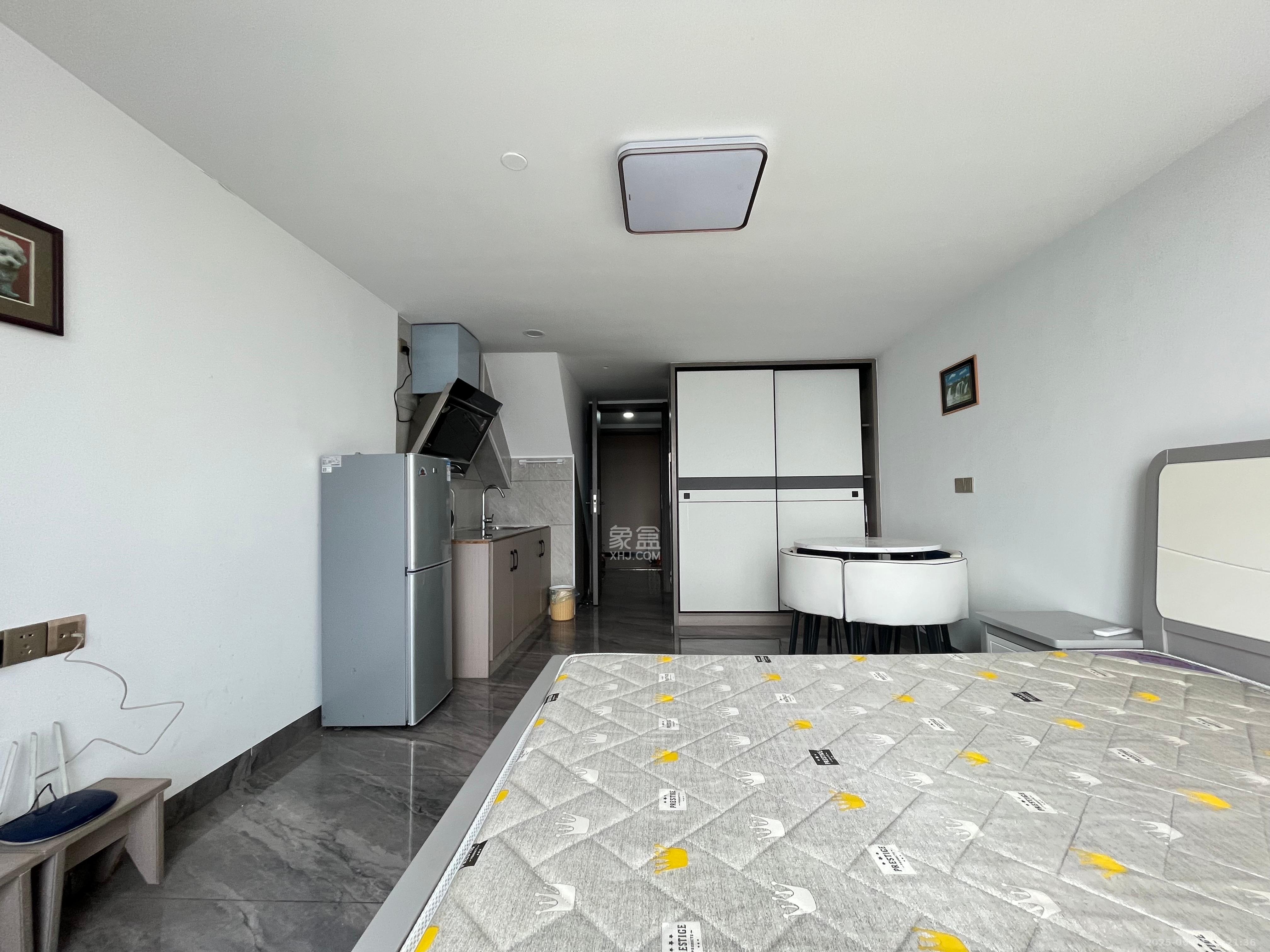 藏珑湖上公馆  1室0厅1卫   1600.00元/月室内图