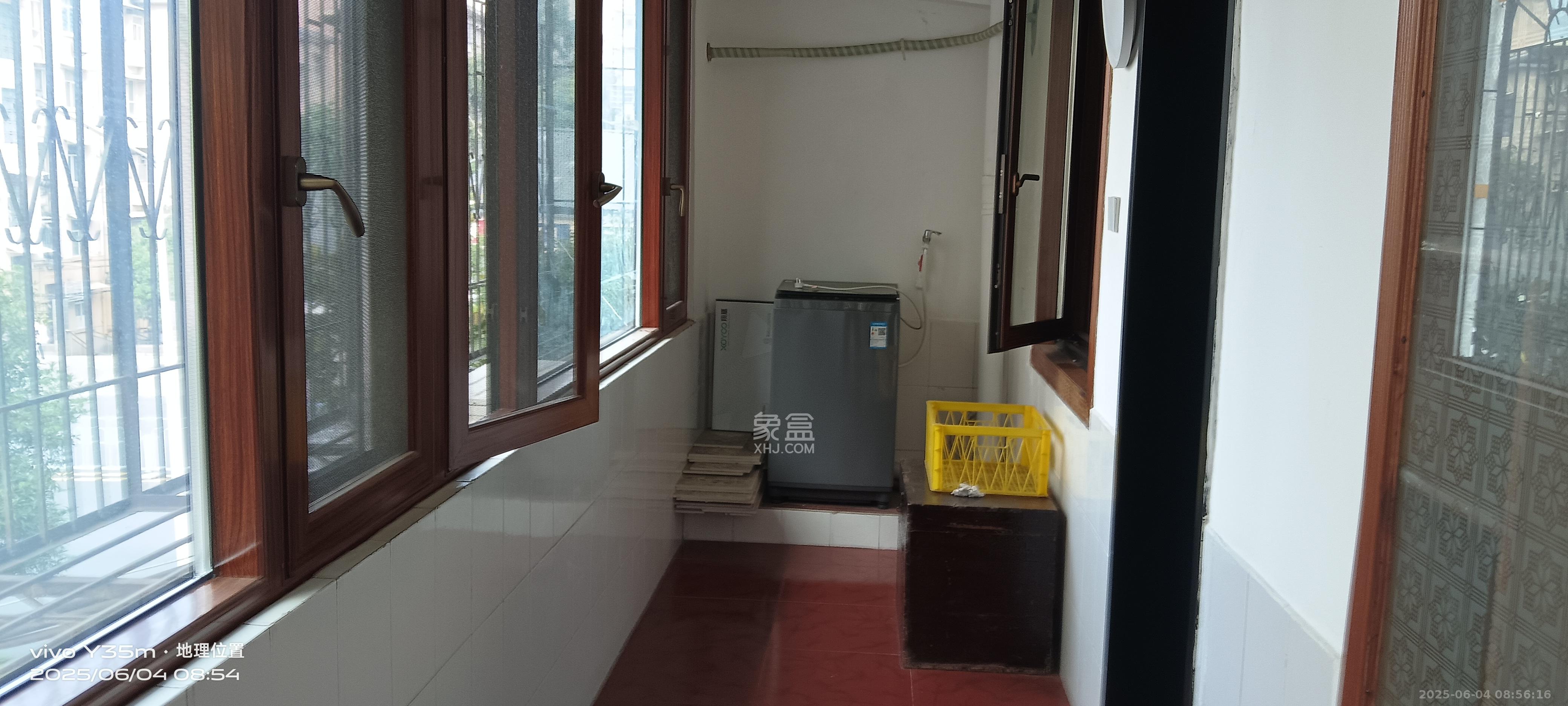 振湘小区  3室2厅1卫    2450.0元/月 振湘小区  3室2厅1卫    2450.0元/月室内图