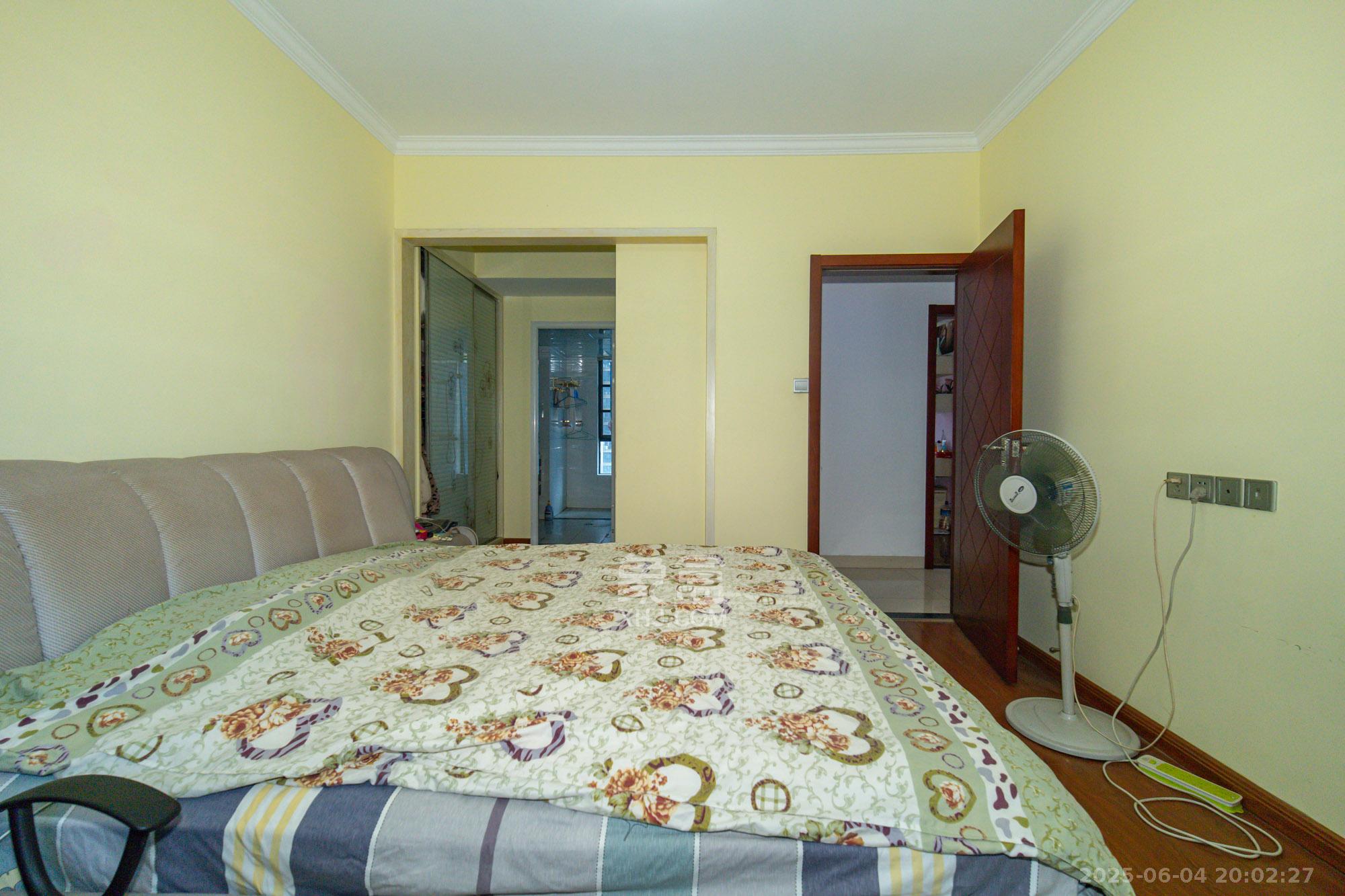 方略城市广场 4室2厅2卫 96.8万 方略城市广场 4室2厅2卫 96.8万卧室