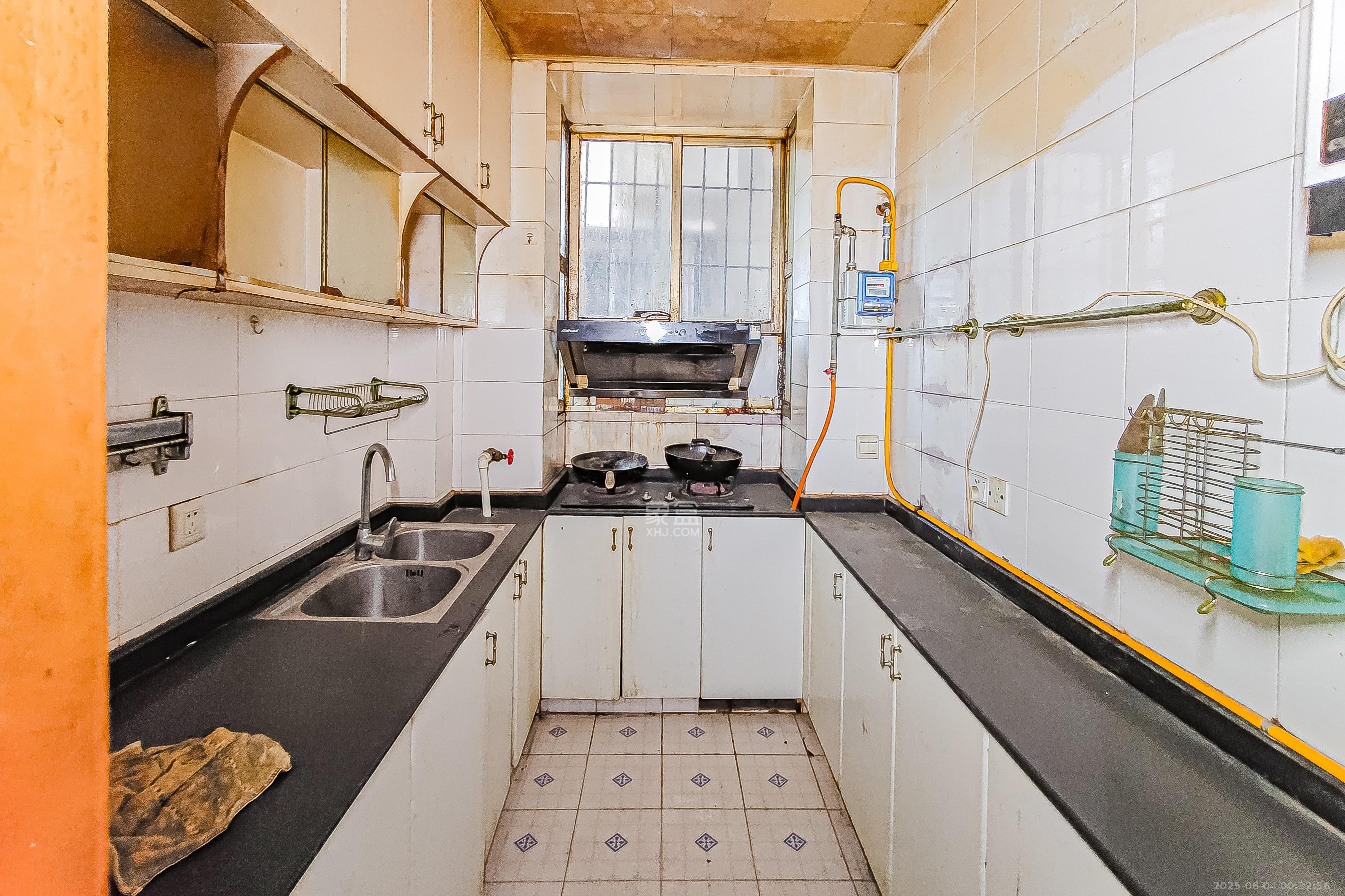 金科园  3室2厅1卫    58.0万 金科园  3室2厅1卫    58.0万厨房