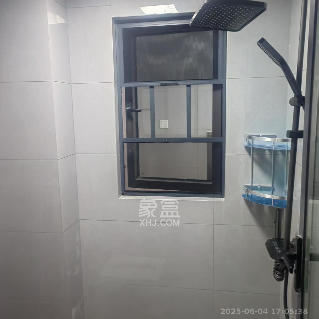 莲香园  3室2厅2卫   2200.00元/月室内图