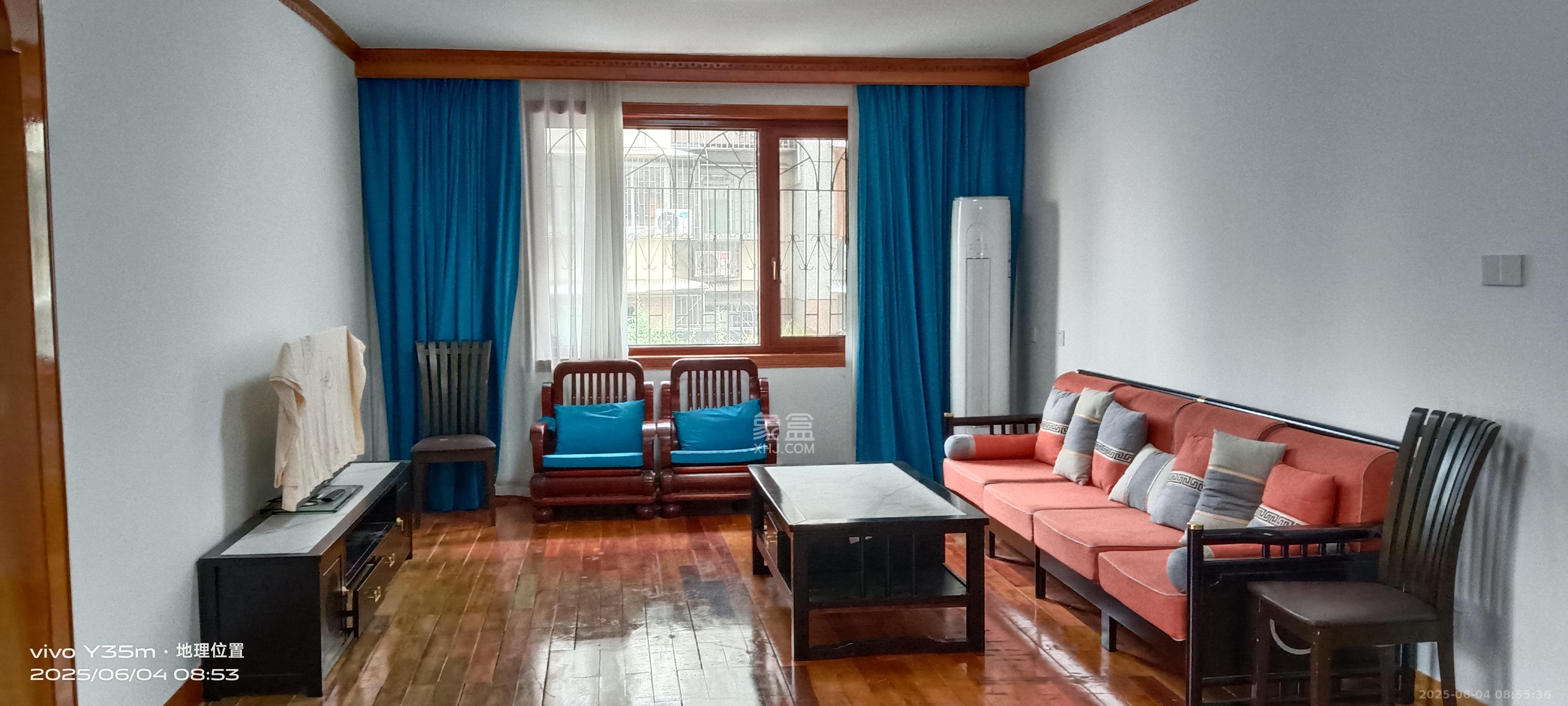 振湘小区  3室2厅1卫    2450.0元/月 振湘小区  3室2厅1卫    2450.0元/月