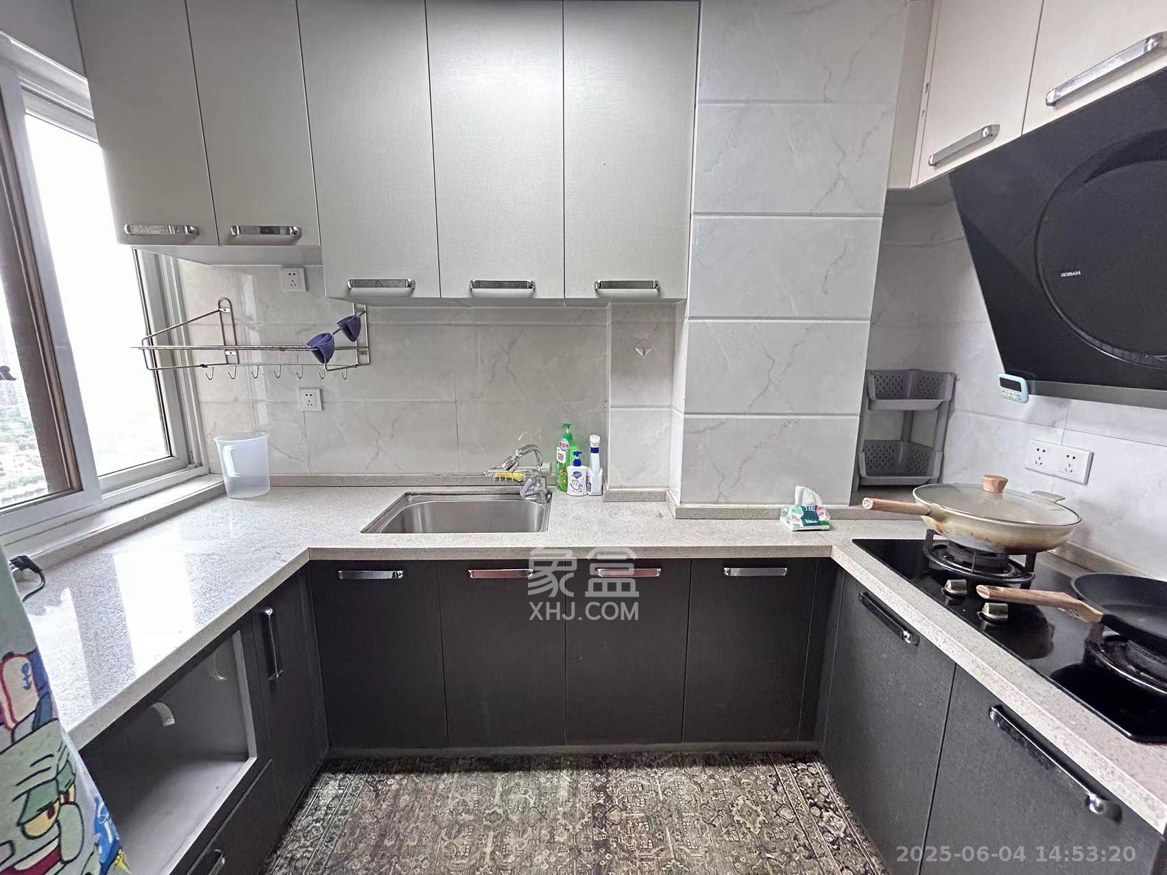 郡原居里 3室2厅1卫 2200.0元/月 郡原居里 3室2厅1卫 2200.0元/月室内图