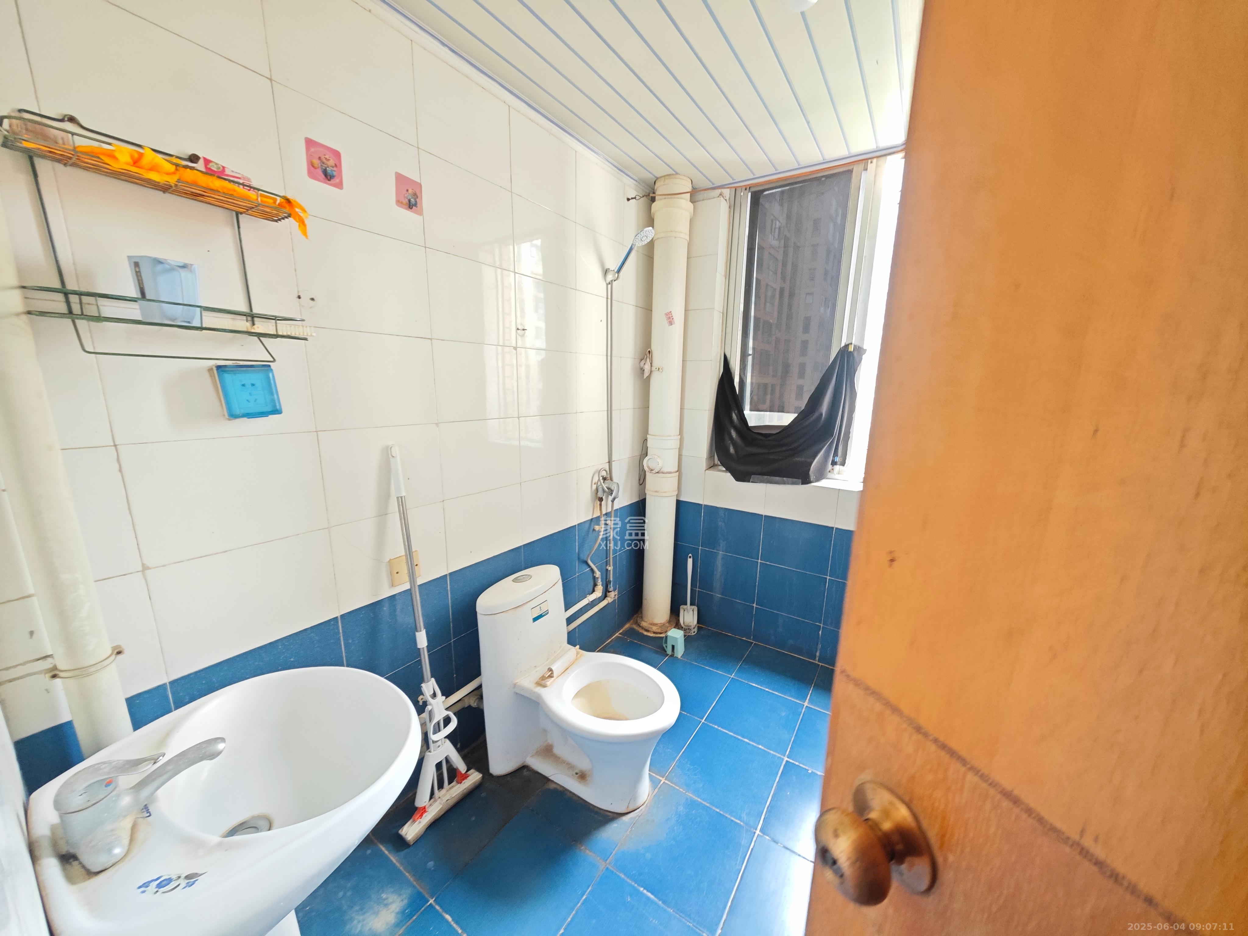 省气象局宿舍 3室2厅1卫 2500.0元/月 省气象局宿舍 3室2厅1卫 2500.0元/月室内图