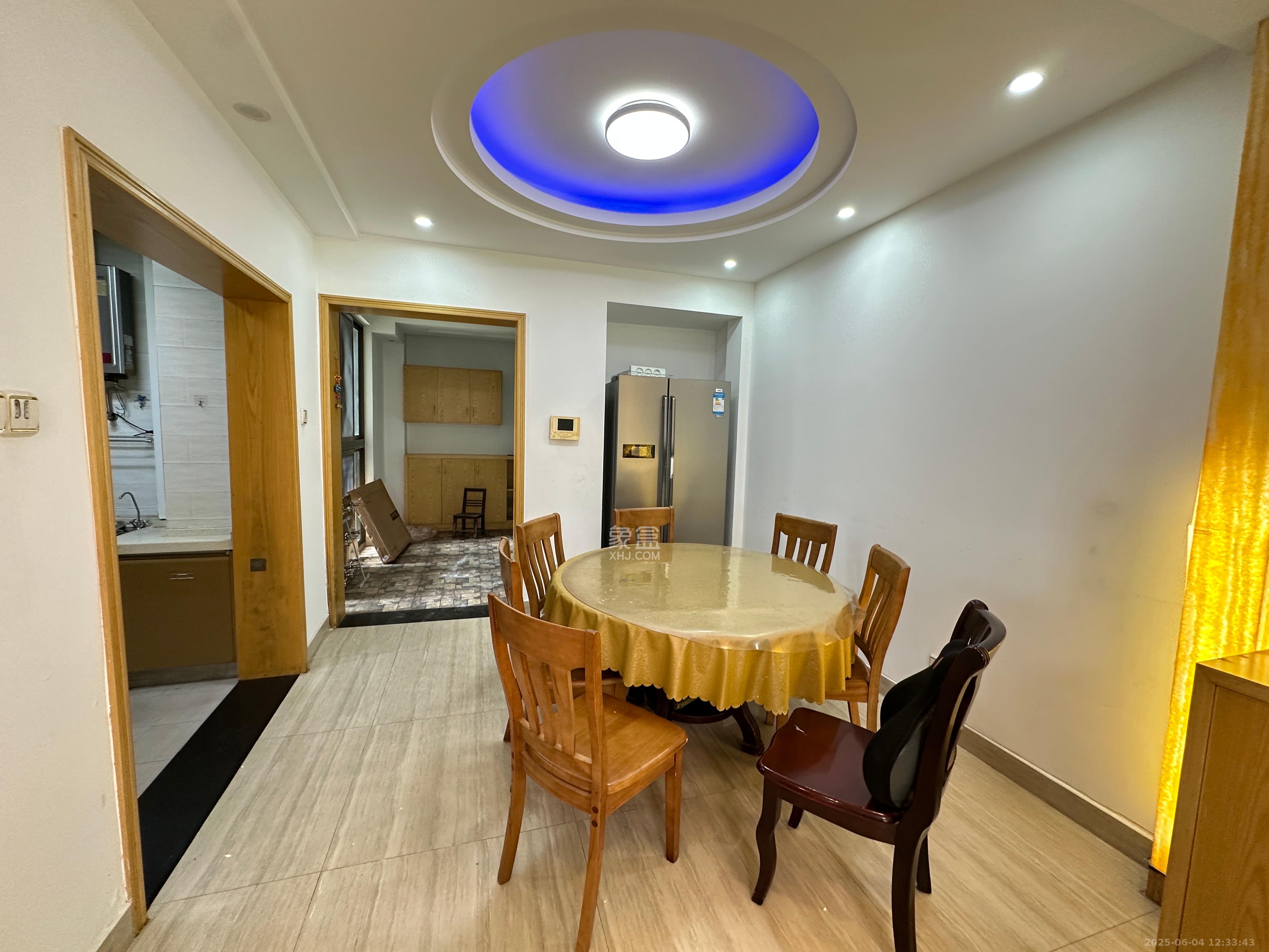 金域南外滩(望江佳园) 3室2厅2卫 3600.0元/月 金域南外滩(望江佳园) 3室2厅2卫 3600.0元/月室内图