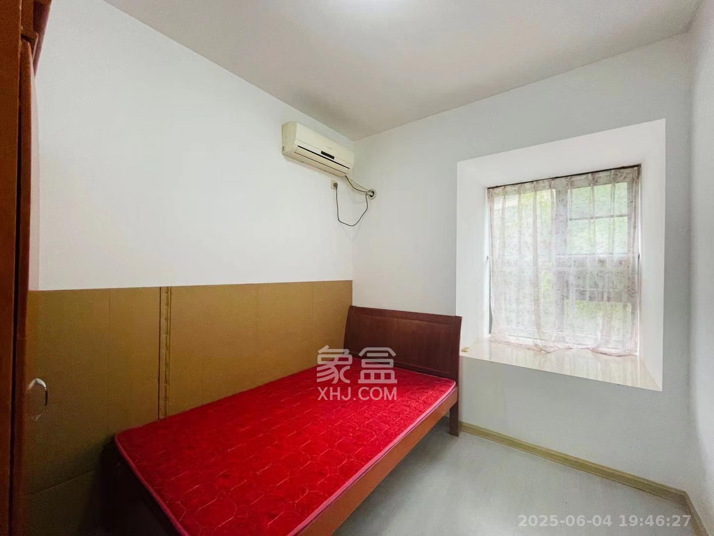 保利麓谷林语B区 3室2厅1卫 2200.0元/月 保利麓谷林语B区 3室2厅1卫 2200.0元/月室内图