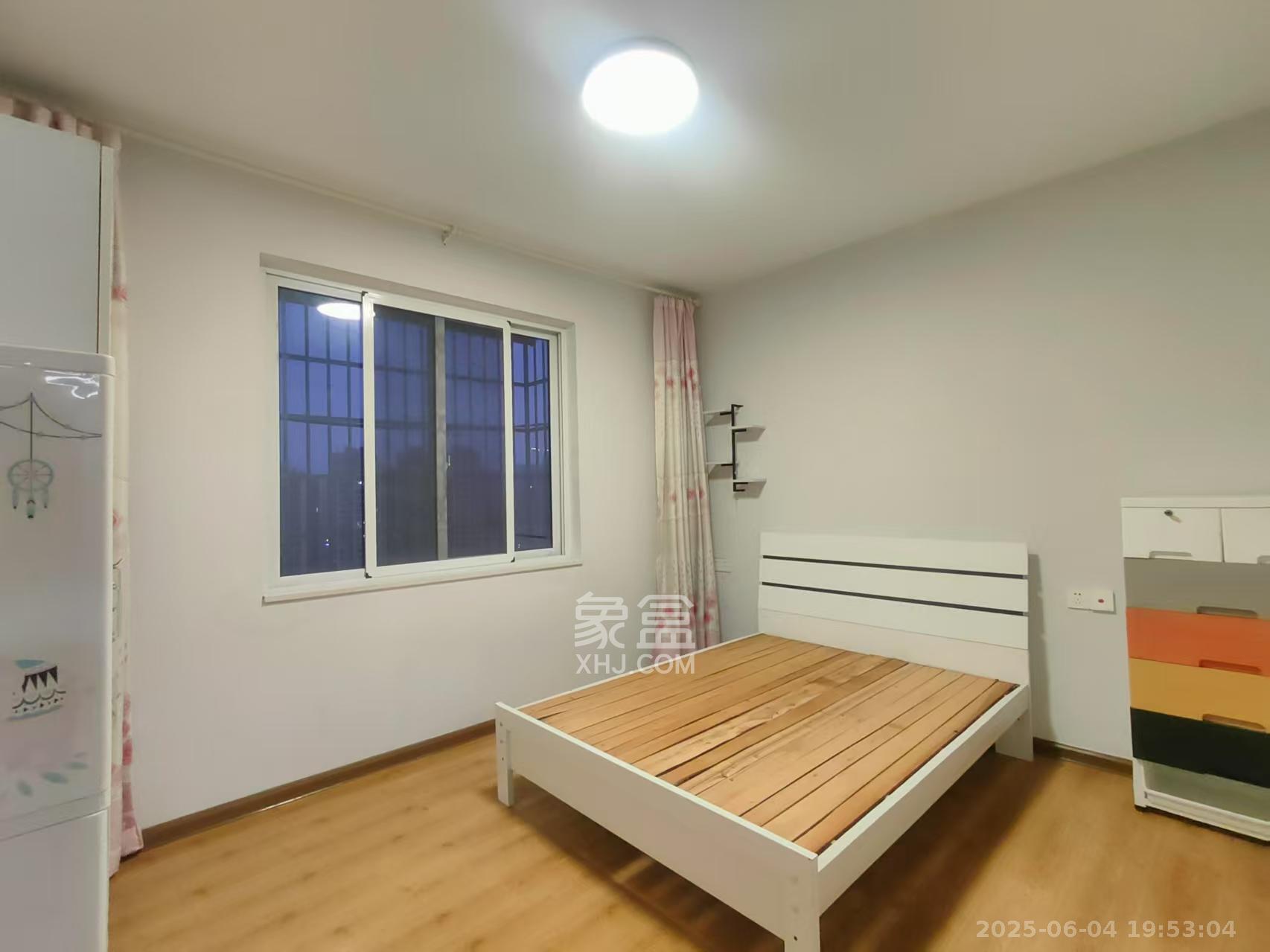 谷山庭院  3室2厅1卫   1800.00元/月室内图
