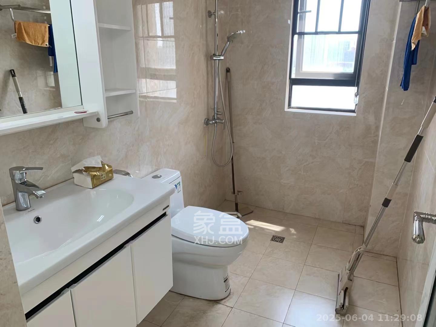 汇金城/嘉华城(二期、三期)  3室2厅2卫    2700.0元/月 汇金城/嘉华城(二期、三期)  3室2厅2卫    2700.0元/月室内图