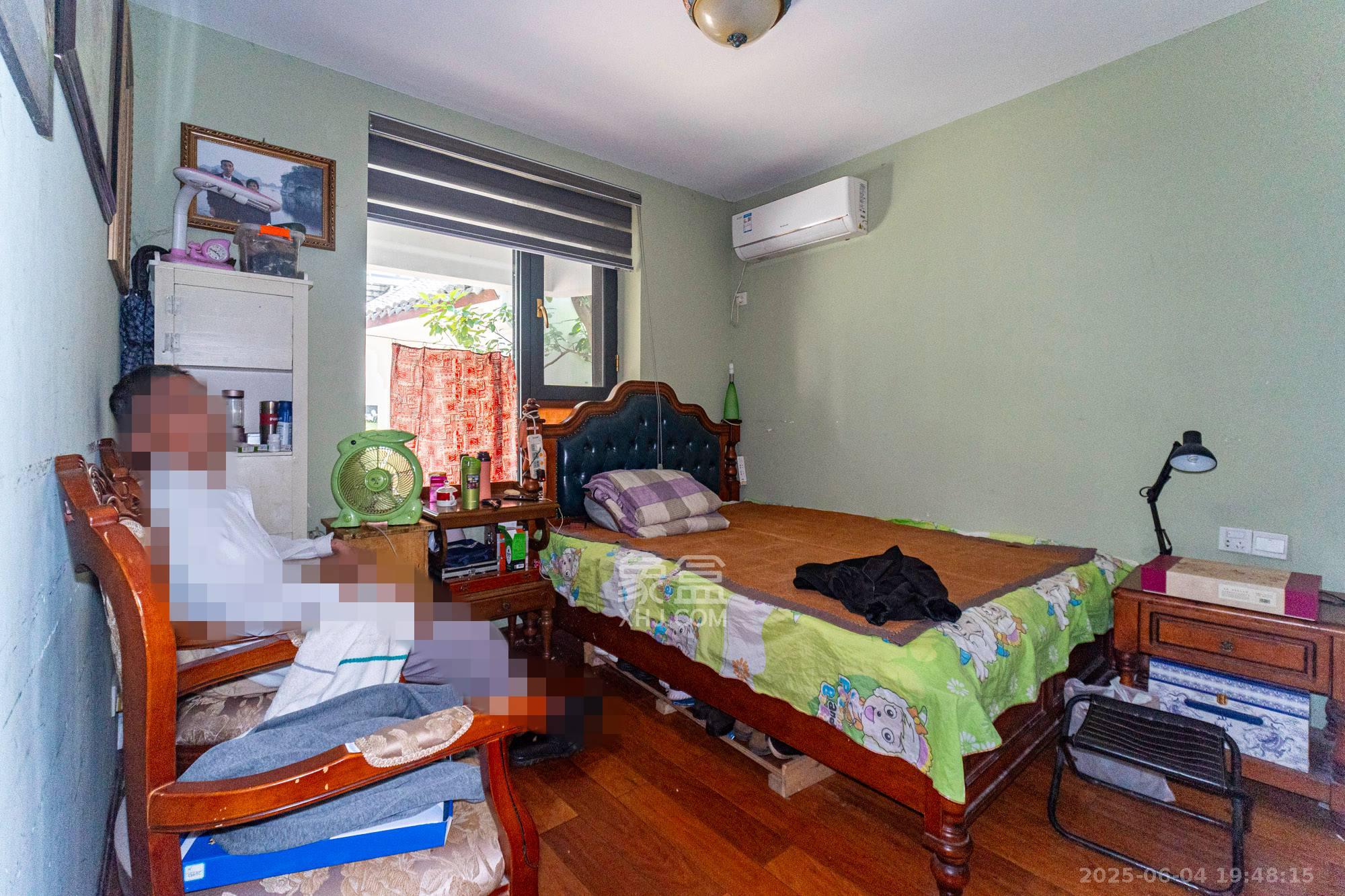 山水芙蓉国际新城  5室2厅2卫    688.0万 山水芙蓉国际新城  5室2厅2卫    688.0万卧室