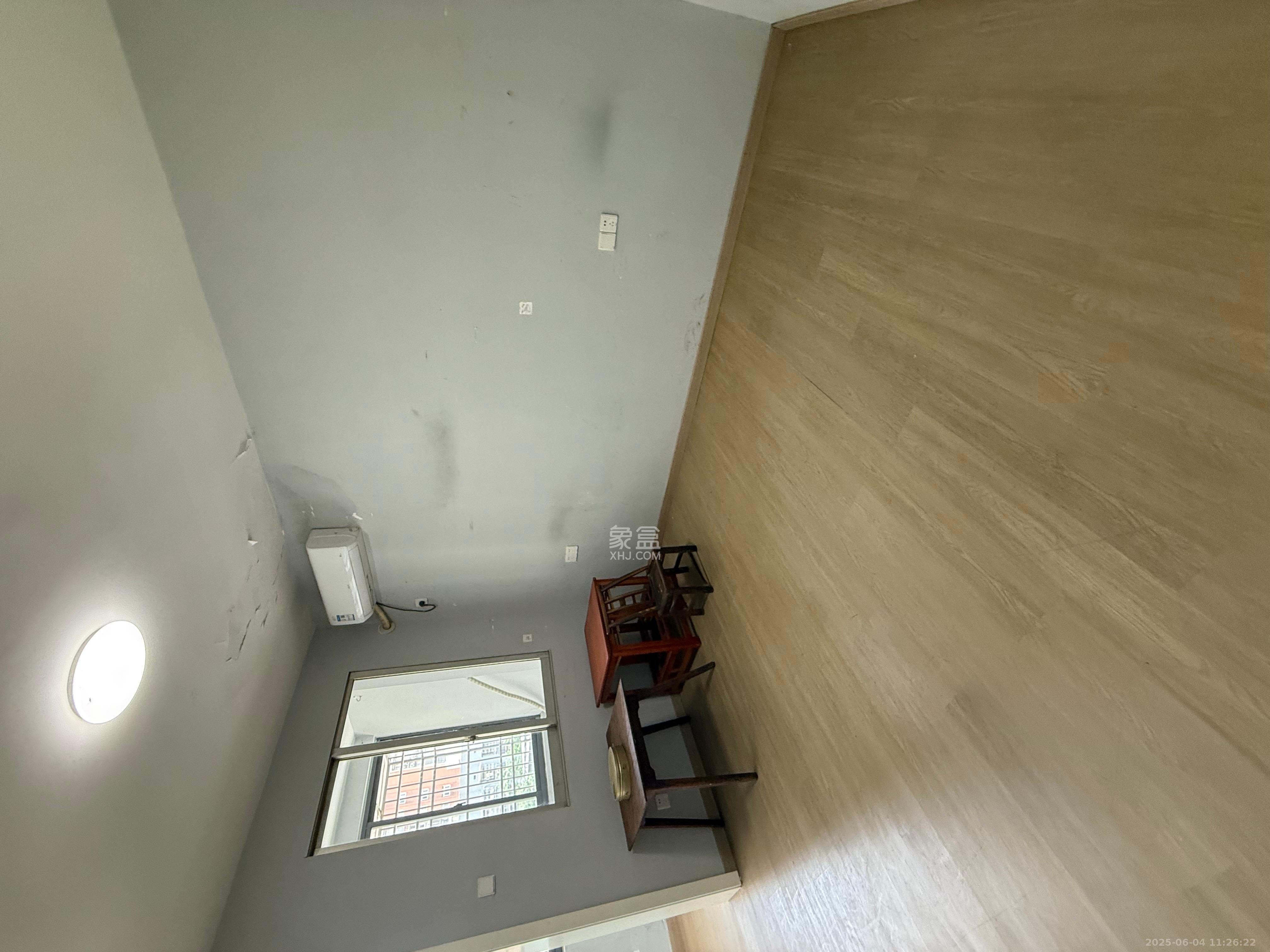 湖南长沙制鞋厂 4室2厅1卫 2800.0元/月 湖南长沙制鞋厂 4室2厅1卫 2800.0元/月室内图