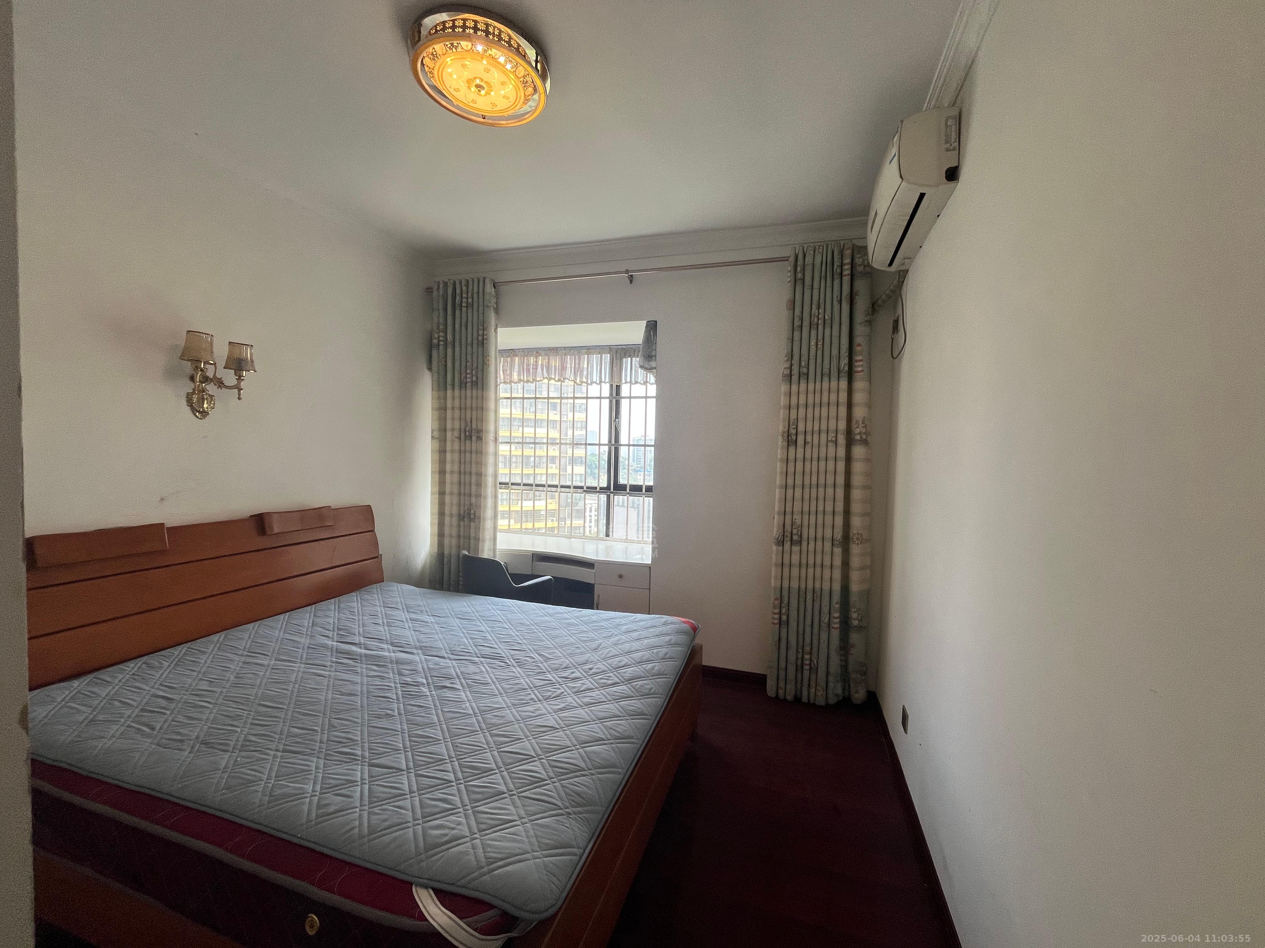 曼哈顿花园 4室2厅2卫 2200.0元/月 曼哈顿花园 4室2厅2卫 2200.0元/月室内图