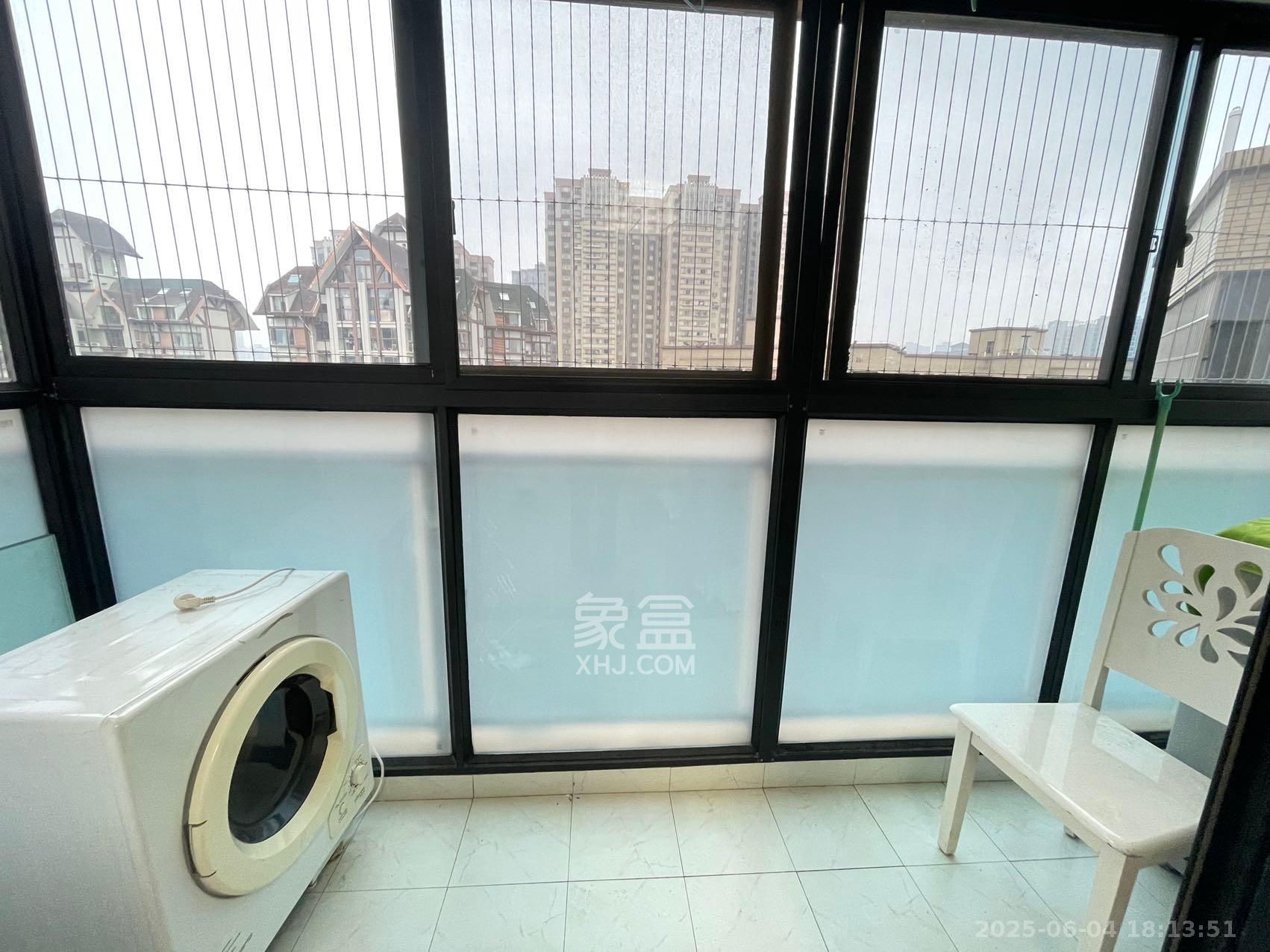阿普阿布  4室2厅2卫    3100.0元/月室内图
