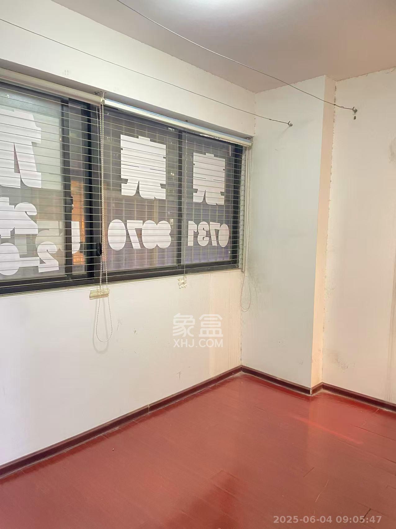 迎新佳苑  4室2厅1卫   4000.00元/月室内图
