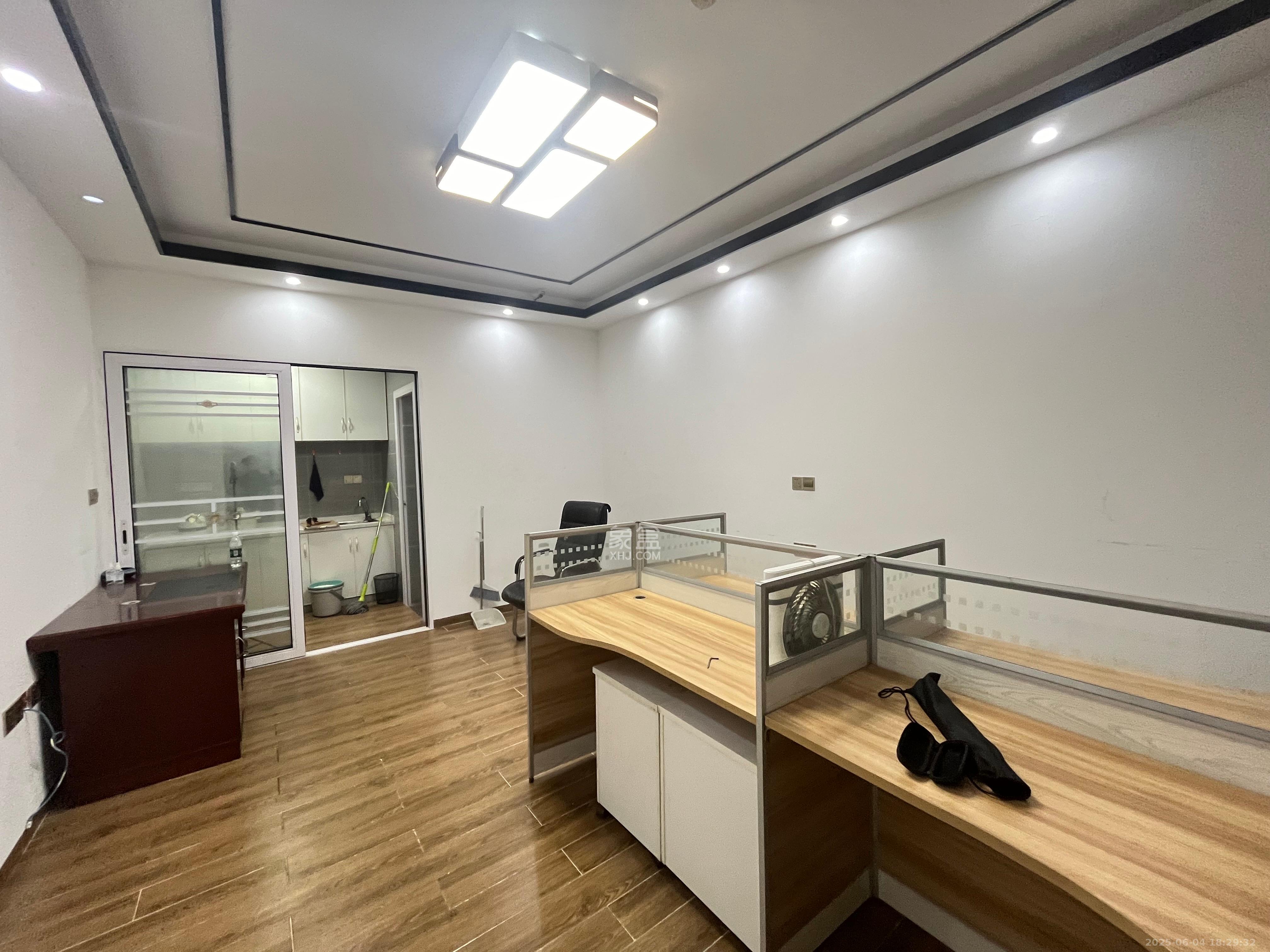 西子湖畔沃府 1室1厅1卫 1800.0元/月 西子湖畔沃府 1室1厅1卫 1800.0元/月室内图