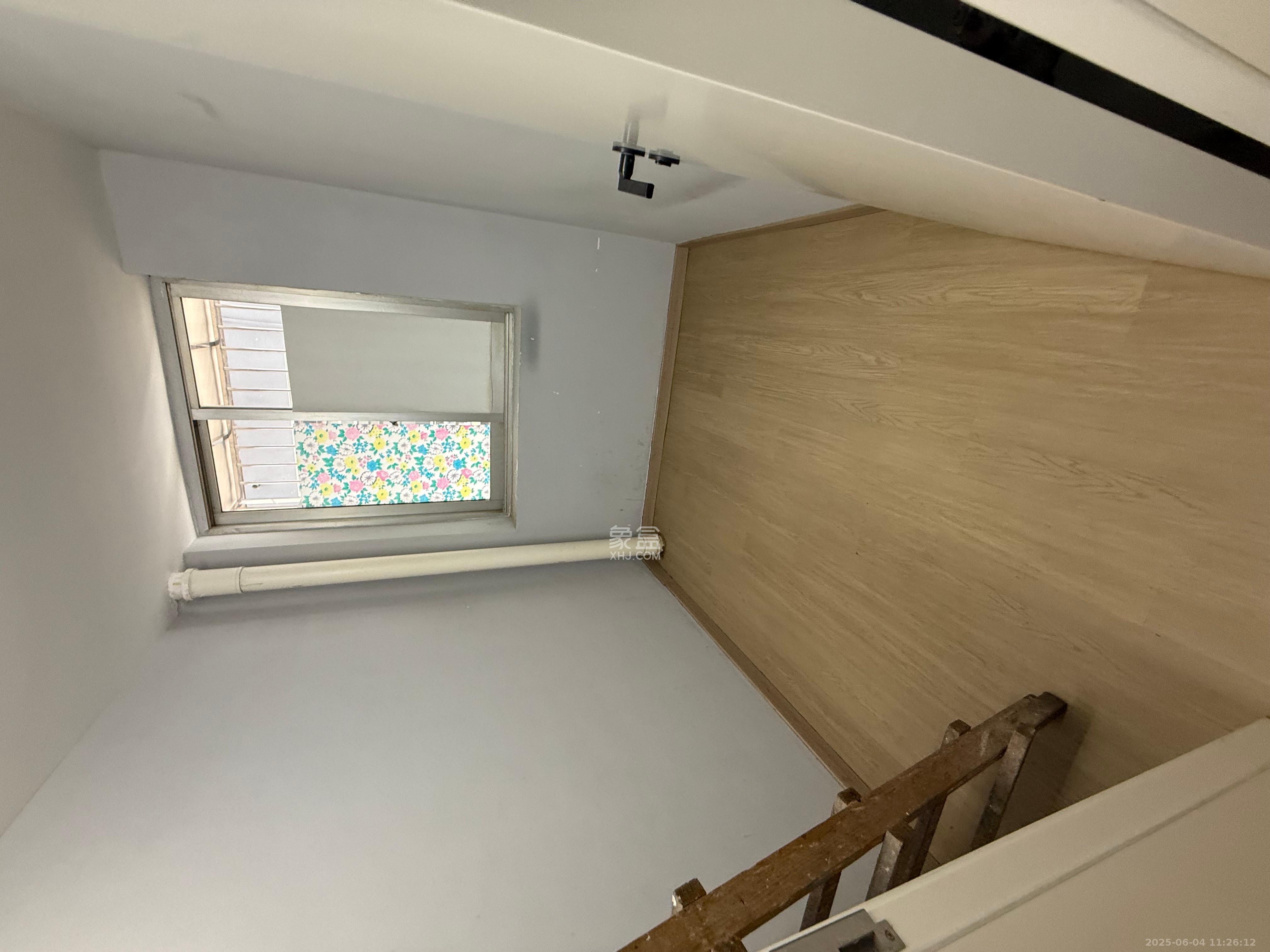 湖南长沙制鞋厂 4室2厅1卫 2800.0元/月 湖南长沙制鞋厂 4室2厅1卫 2800.0元/月室内图